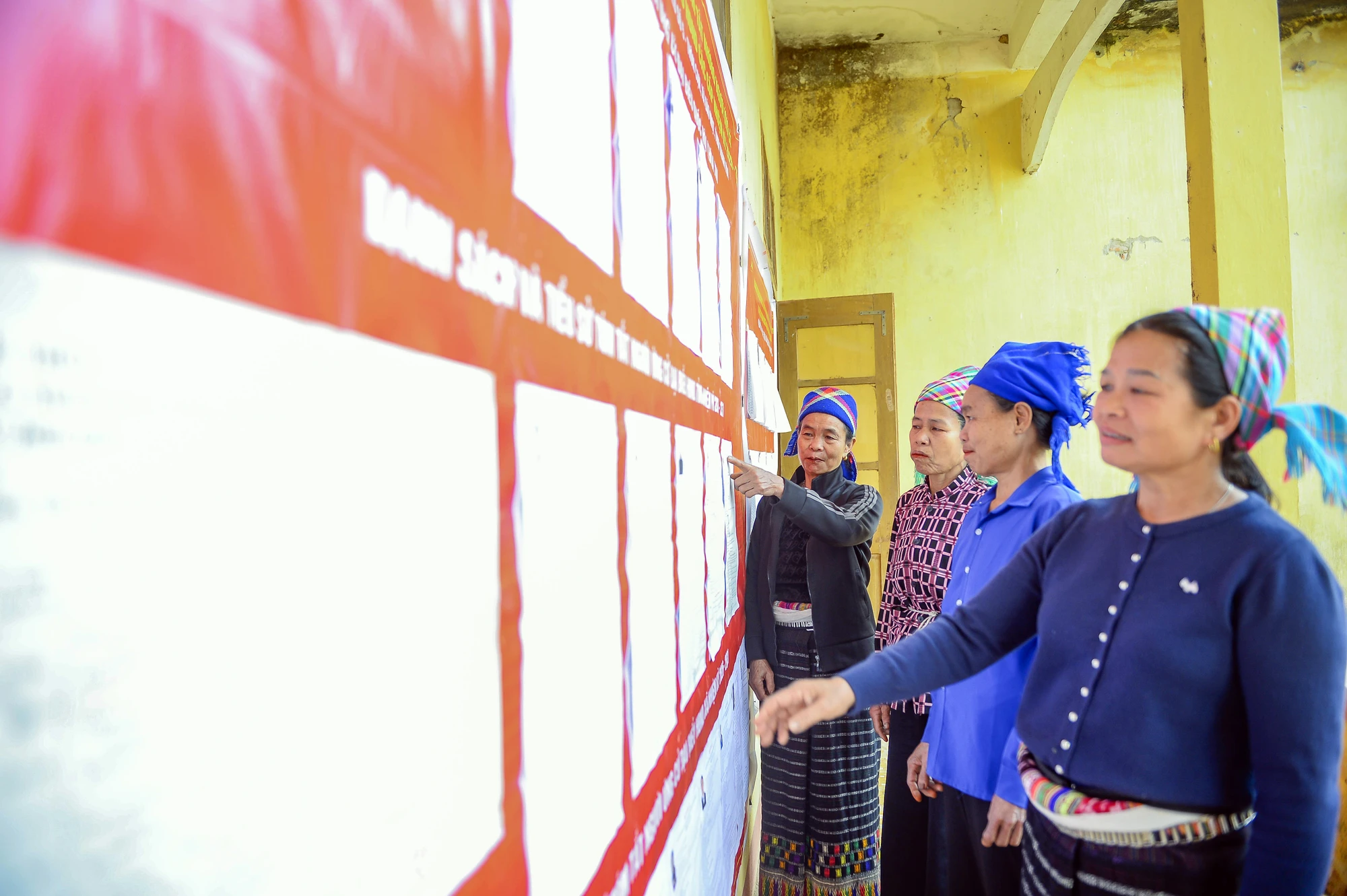 Bầu cử bát Mọt.jpg