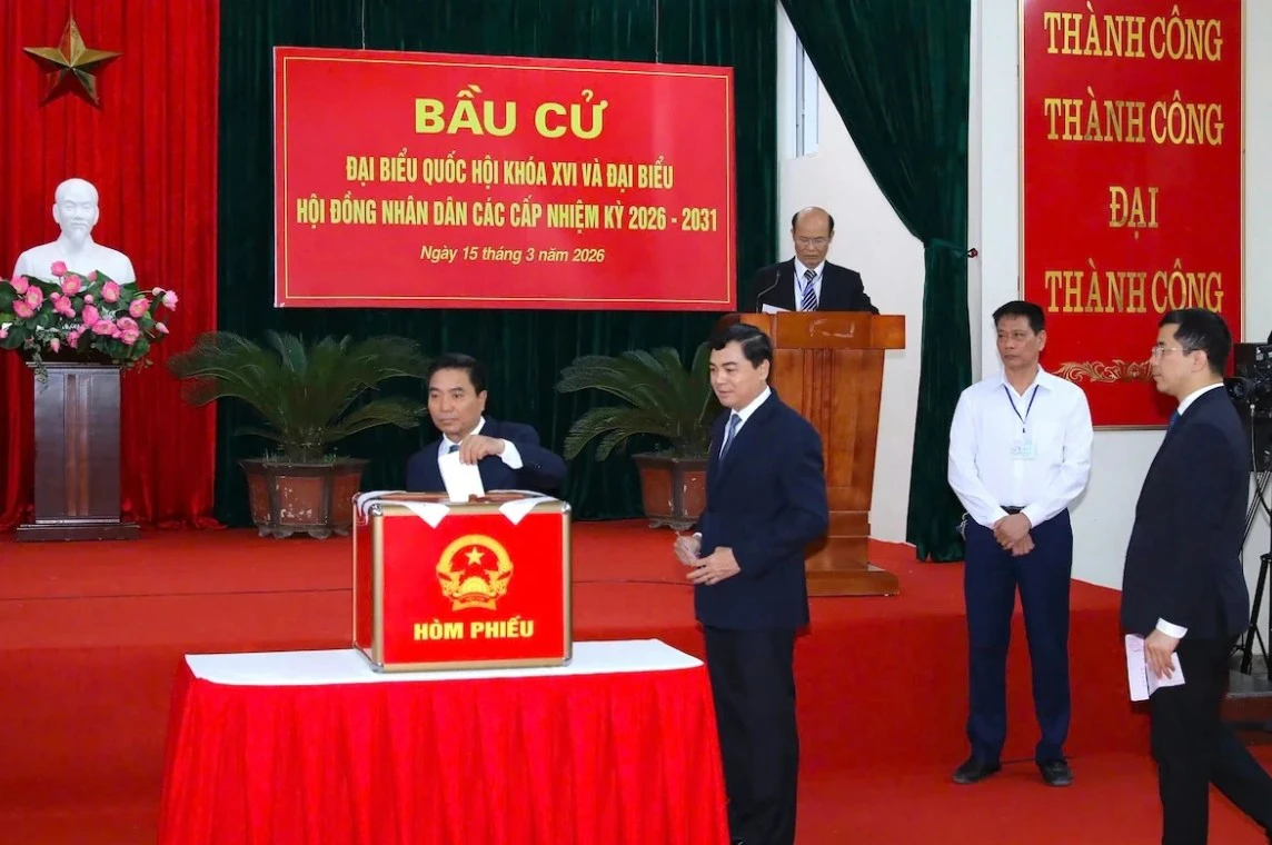 Bí thư Tỉnh ủy Nguyễn Doãn Anh và lãnh đạo tỉnh Thanh Hóa dự lễ khai mạc, bỏ phiếu bầu cử-4.jpg