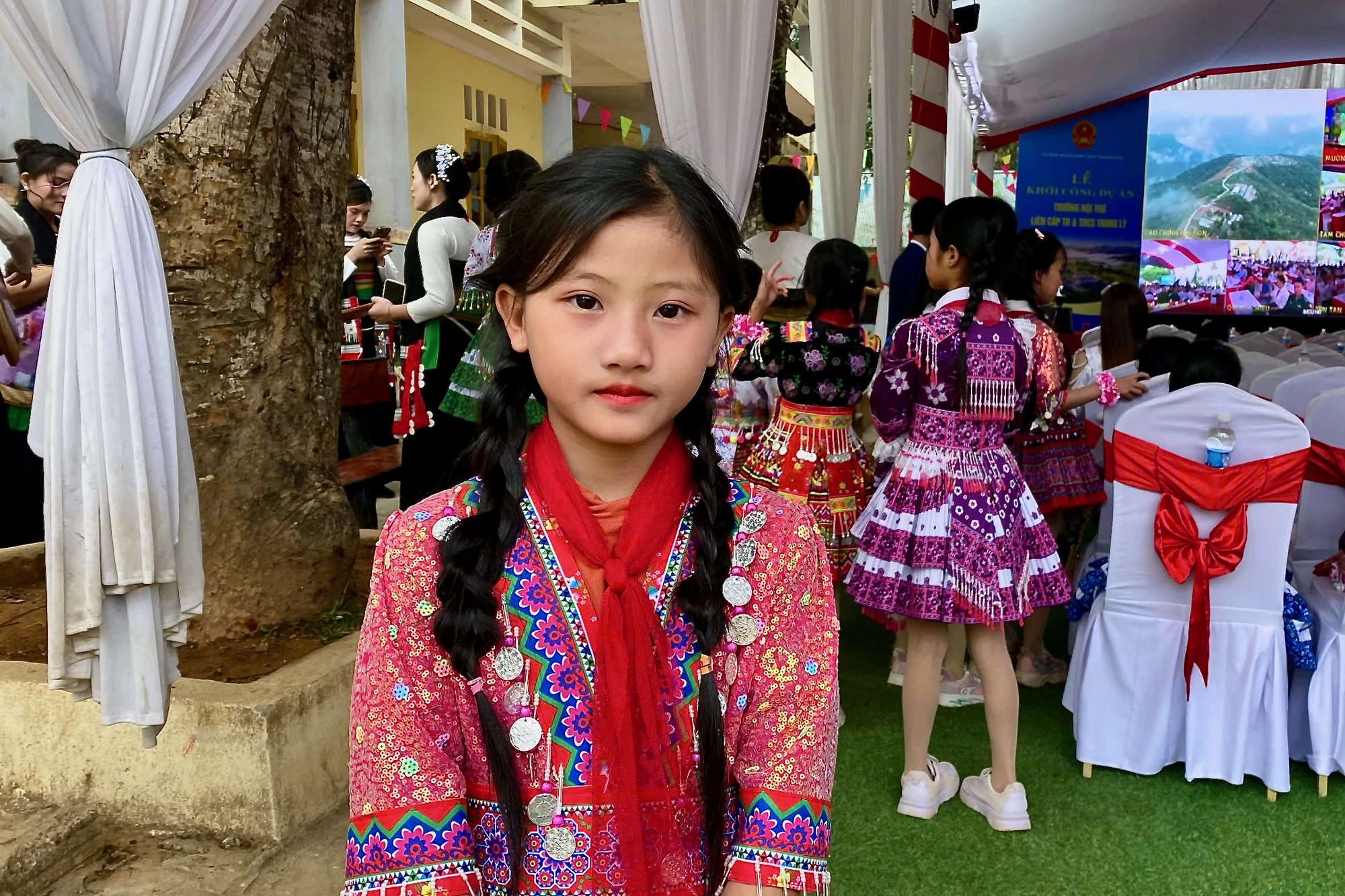 Niềm vui của học sinh vùng biên trong ngày khởi công trường nội trú liên cấp-13.jpeg