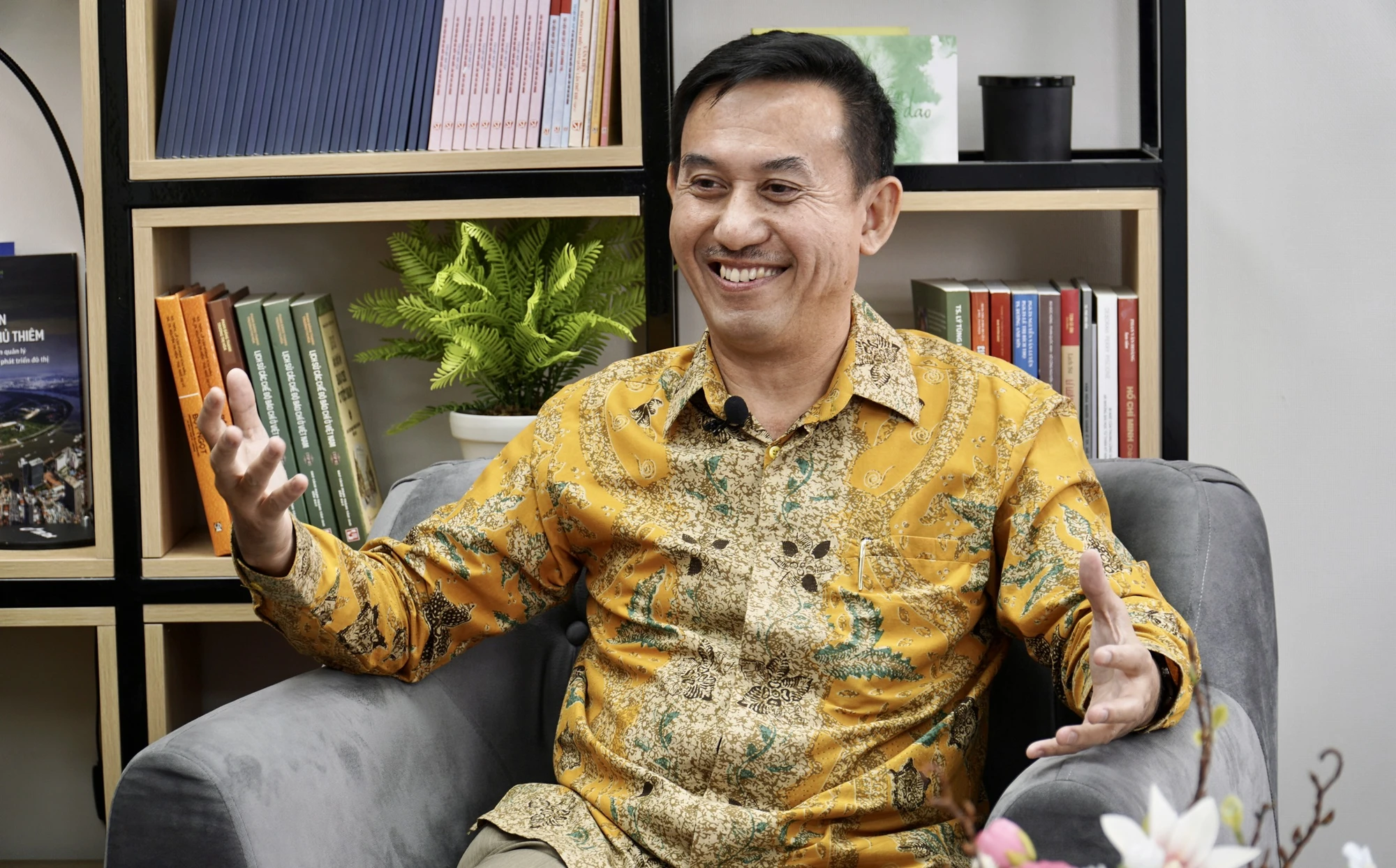 Tổng Lãnh sự Indonesia Agustaviano Sofjan cho rằng TP.HCM có tiềm năng lớn để trở thành đô thị thông minh. Ảnh: QUỐC VŨ Tổng Lãnh sự Indonesia Agustaviano Sofjan cho rằng TP.HCM có tiềm năng lớn để trở thành đô thị thông minh. Ảnh: QUỐC VŨ