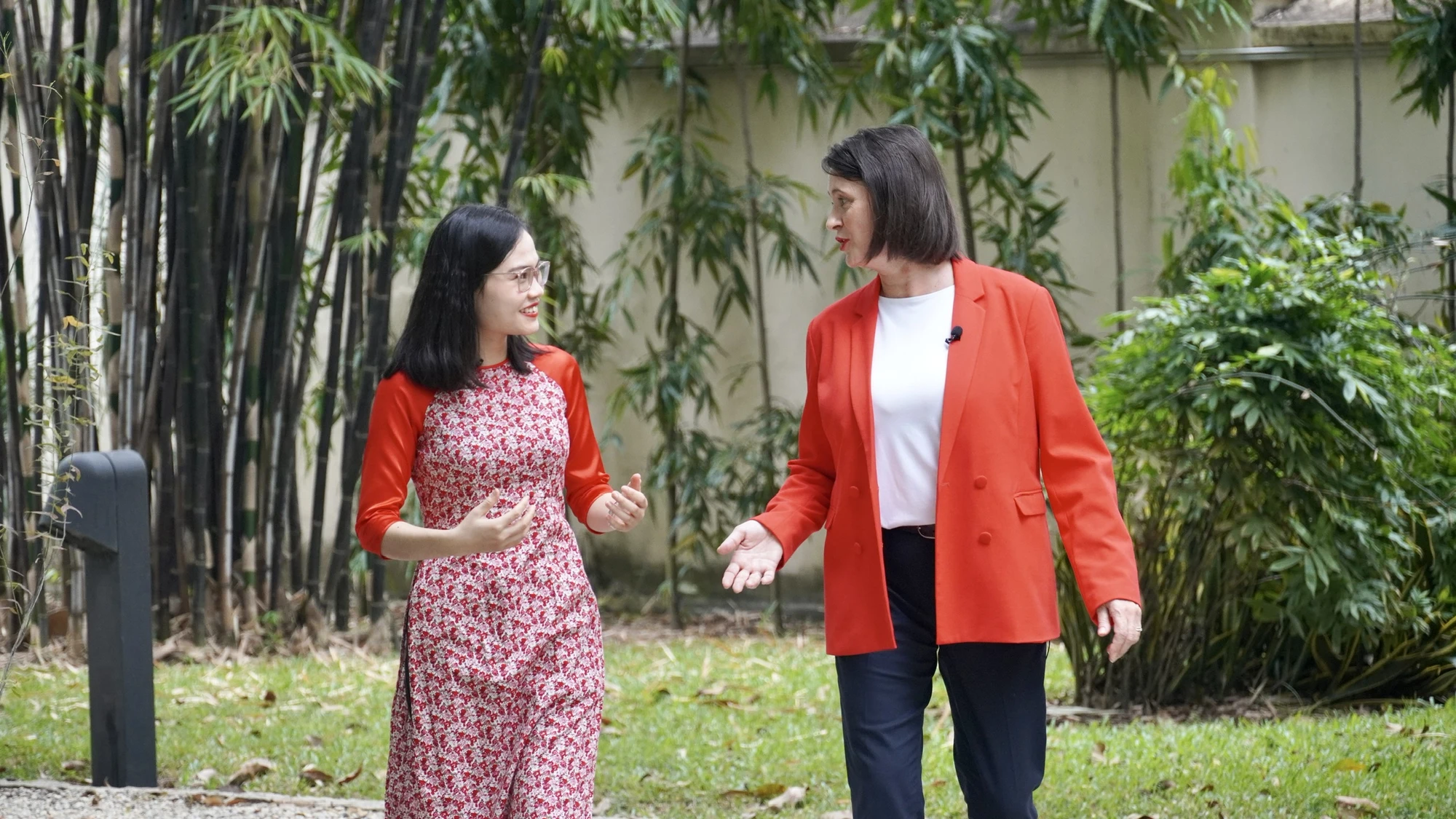 Tổng lãnh sự Pháp Emmanuelle Pavillon-Grosser Tổng lãnh sự Pháp Emmanuelle Pavillon-Grosser