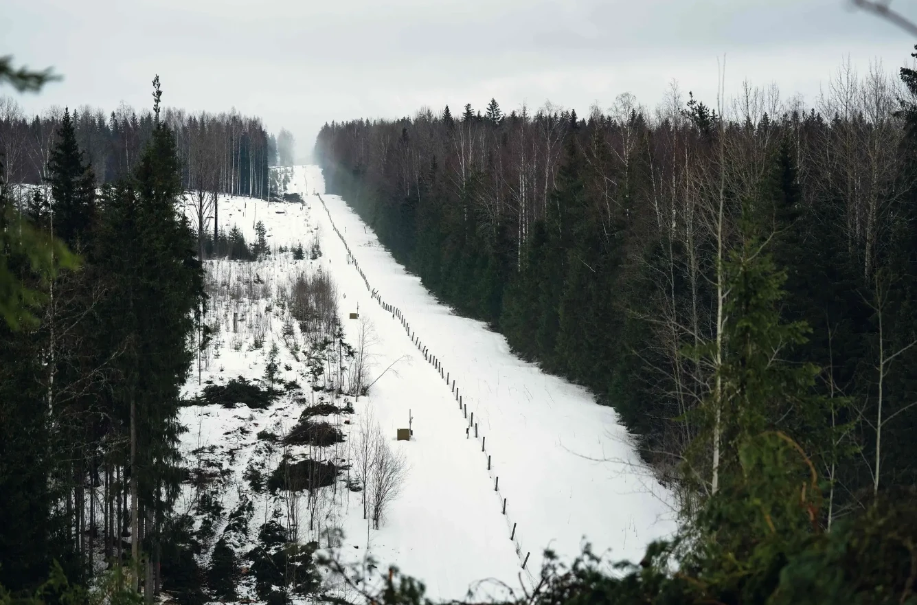 Biên giới giữa Phần Lan và Nga ở gần thị trấn Imatra (Phần Lan) hồi tháng trước. Ảnh: AFP/GETTY IMAGES Biên giới giữa Phần Lan và Nga ở gần thị trấn Imatra (Phần Lan) hồi tháng trước. Ảnh: AFP/GETTY IMAGES