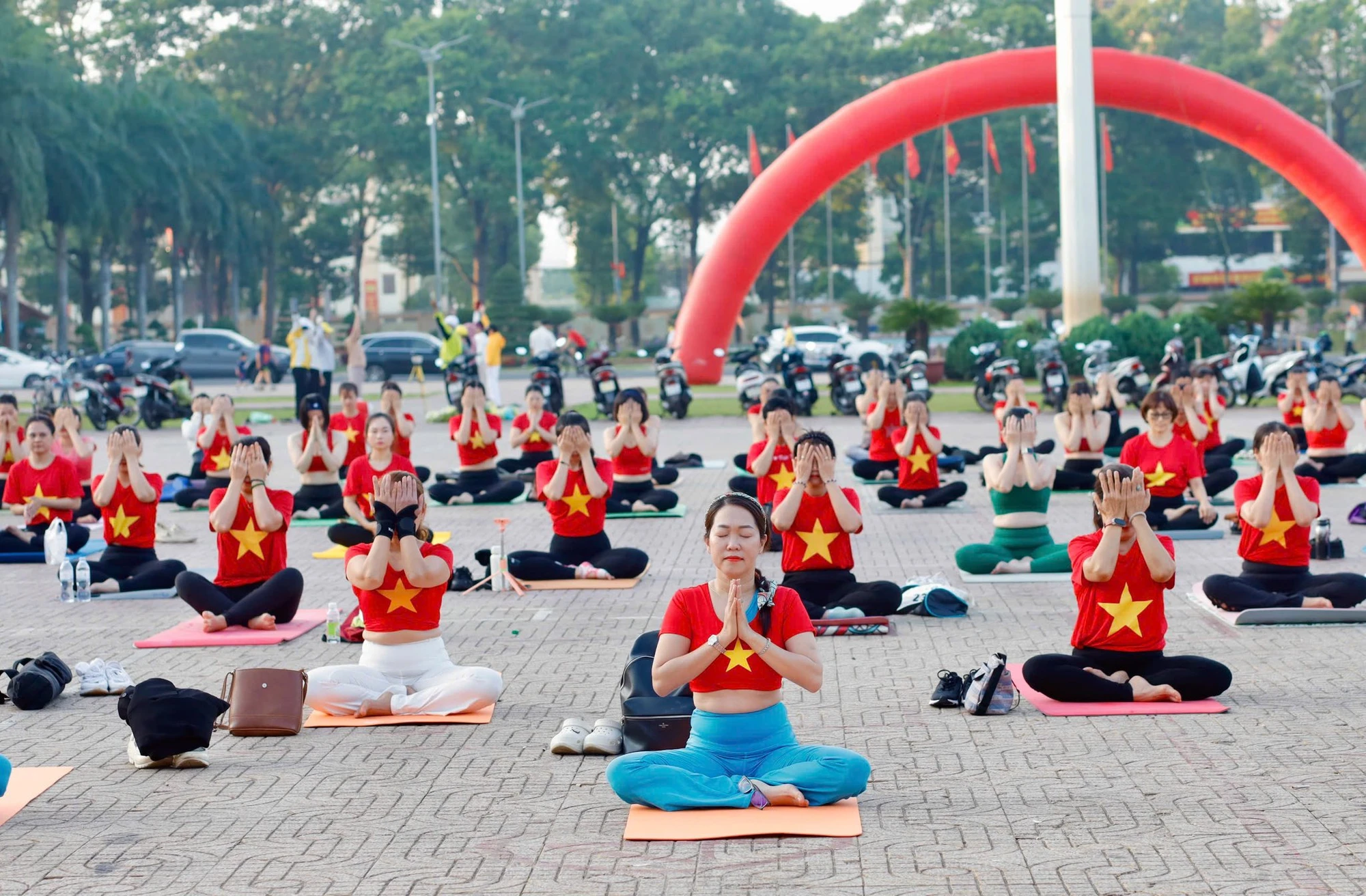 Kỷ niệm Ngày Quốc tế Yoga 2025 tổ chức tại tỉnh Đắk Lắk. Ảnh: INDIA IN VIETNAM