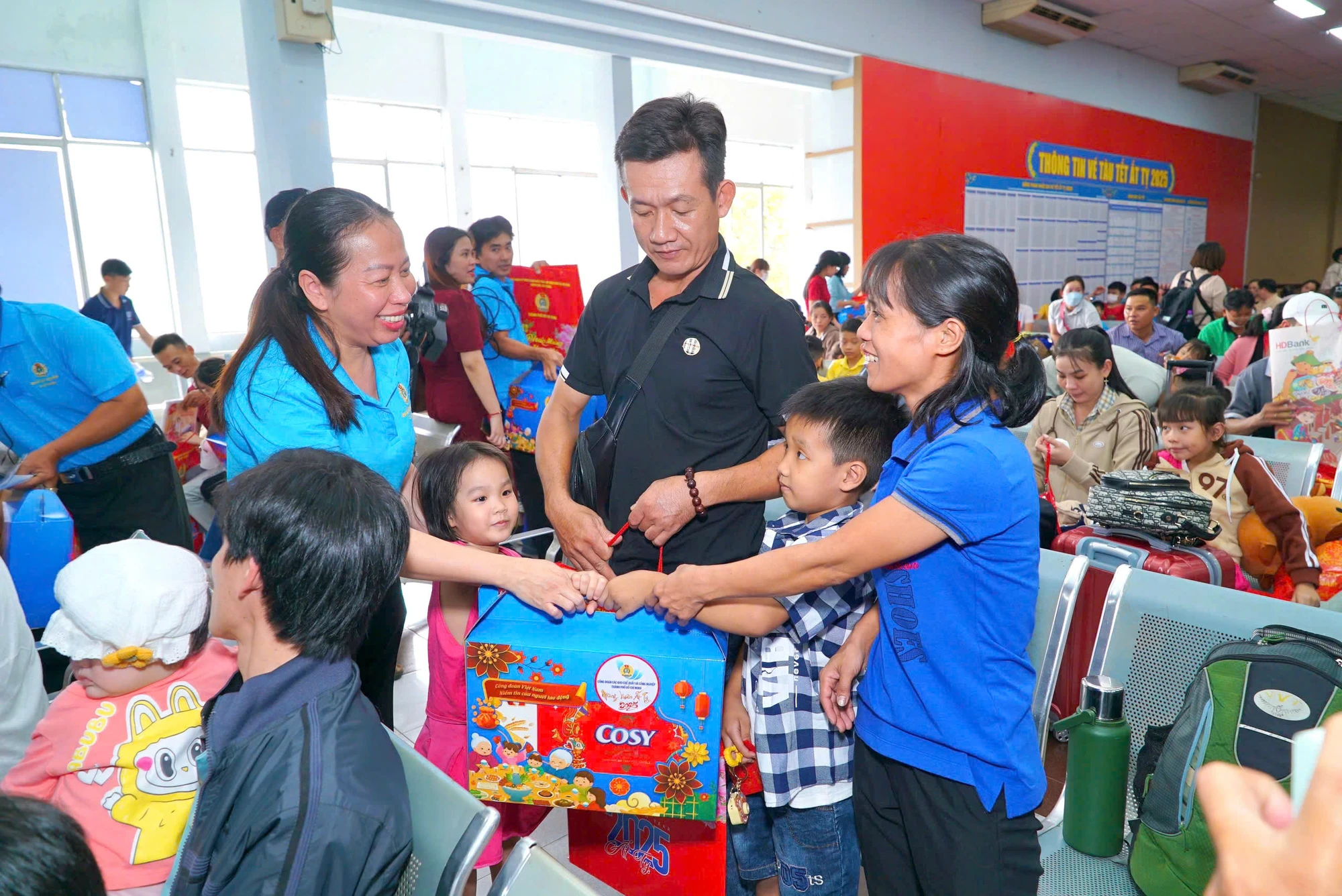 chuyến tàu mùa xuân 6.jpg
