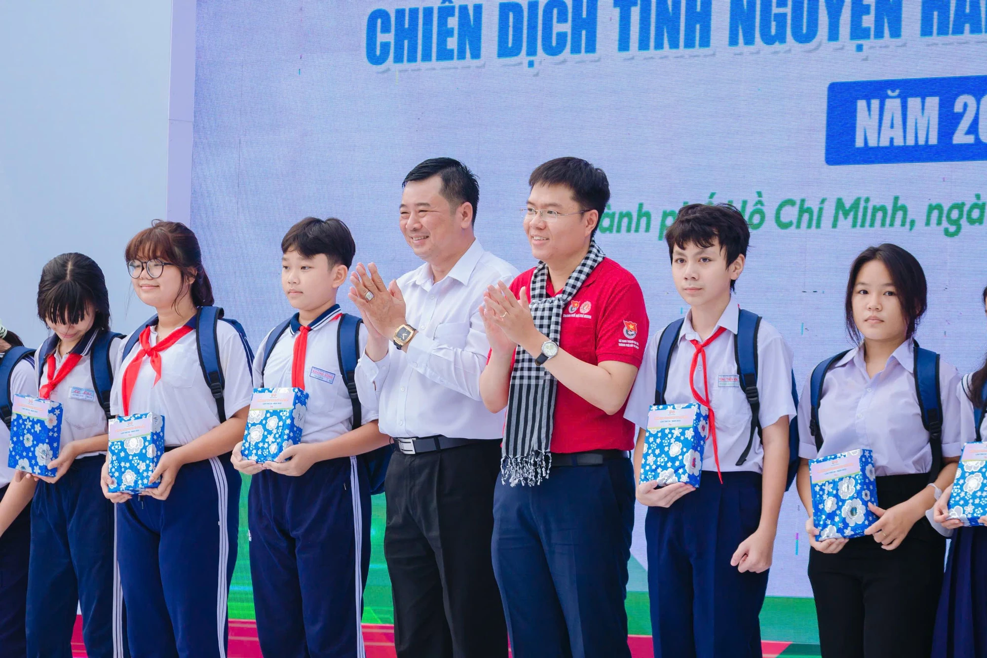 chiến sĩ tình nguyện 7(1).jpg