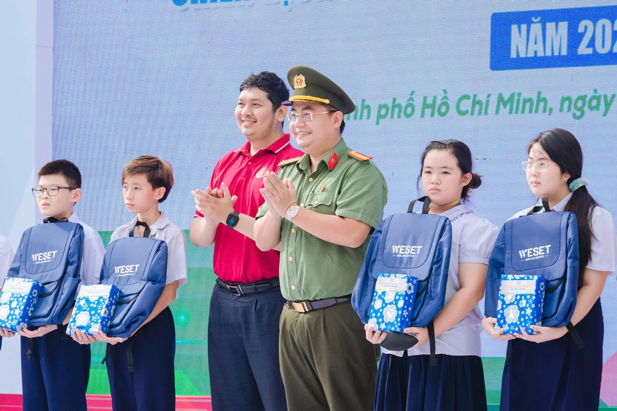 chiến sĩ tình nguyện 8(1).jpg