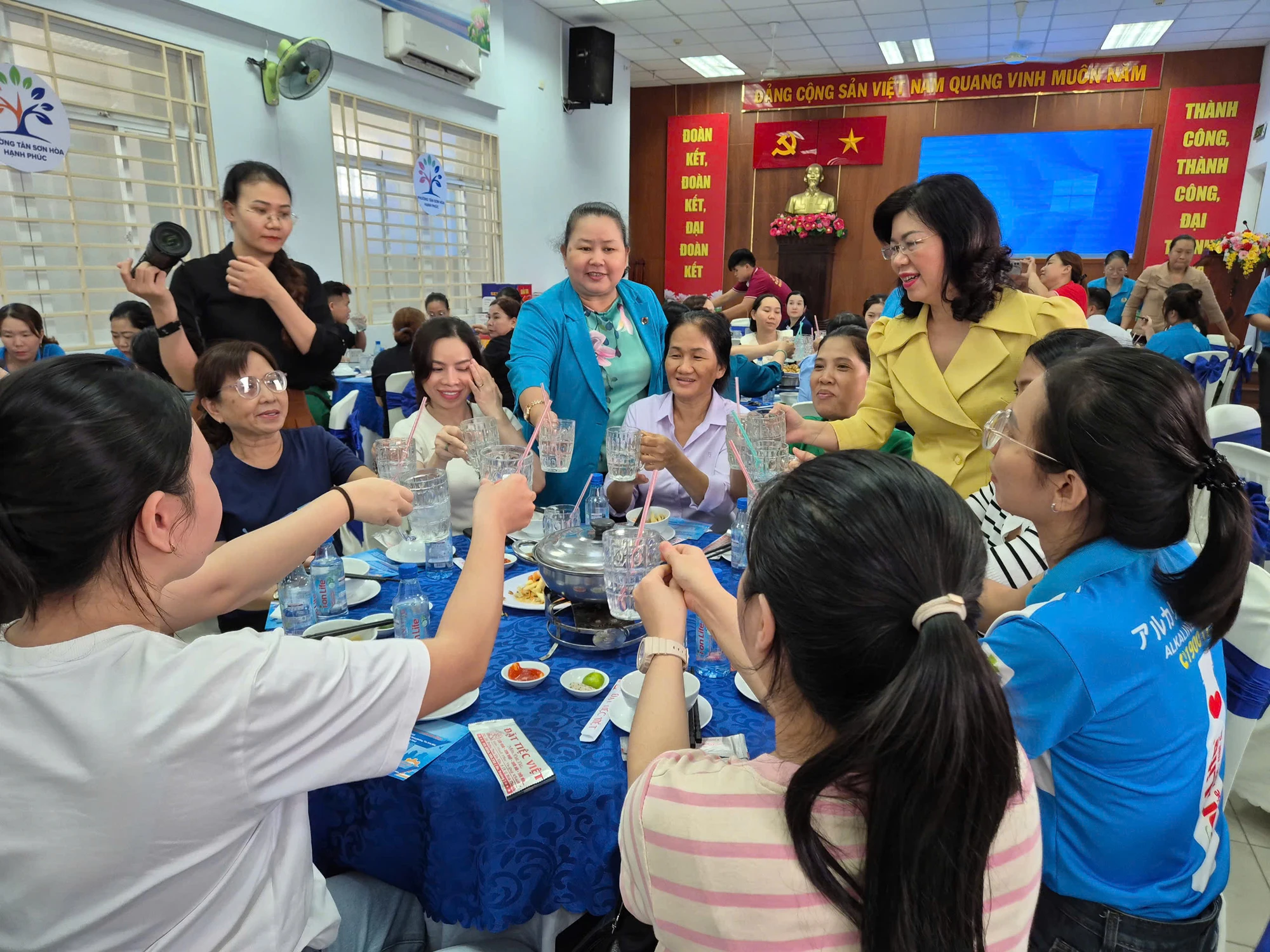 tháng công nhân (1).jpg