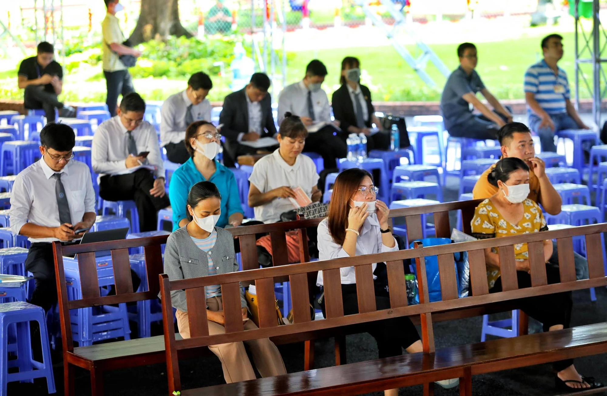Khu vực phía trong sân TAND TP.HCM trong ngày thứ hai xét xử. Ảnh: NGUYỆT NHI Khu vực phía trong sân TAND TP.HCM trong ngày thứ hai xét xử. Ảnh: NGUYỆT NHI