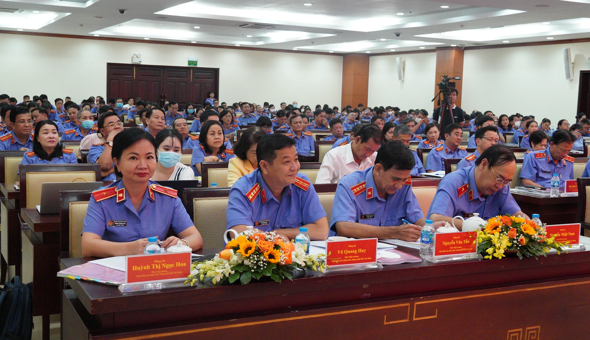 Trong năm 2022, VKSND TP.HCM đã thụ lý kiểm sát điều tra 12.712 vụ/12.663 bị can; tỷ lệ bắt, tạm giữ chuyển khởi tố hình sự đạt 99,4%; kiểm sát viên trực tiếp hoặc tham gia hỏi cung bị can 8.298 lượt bị can, đạt 98,8%. Ảnh: HỮU ĐĂNG. Trong năm 2022, VKSND TP.HCM đã thụ lý kiểm sát điều tra 12.712 vụ/12.663 bị can; tỷ lệ bắt, tạm giữ chuyển khởi tố hình sự đạt 99,4%; kiểm sát viên trực tiếp hoặc tham gia hỏi cung bị can 8.298 lượt bị can, đạt 98,8%. Ảnh: HỮU ĐĂNG.