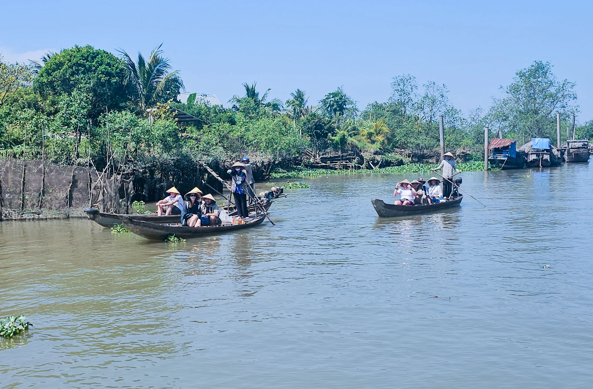 du khách quốc tế (5).jpg