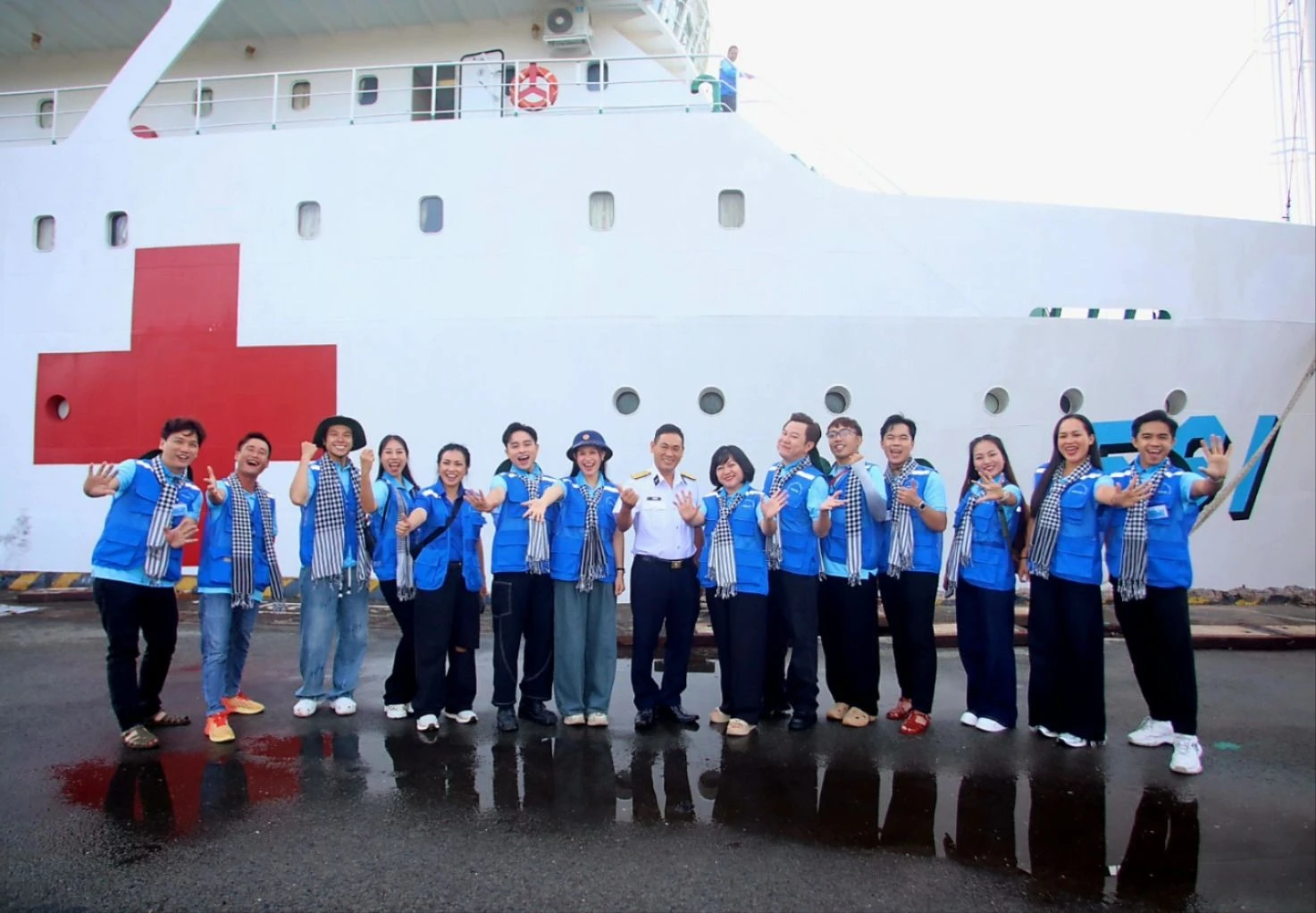 Đoàn đại biểu TP.HCM khởi hành thăm vùng biển đảo Tây Nam của Tổ quốc