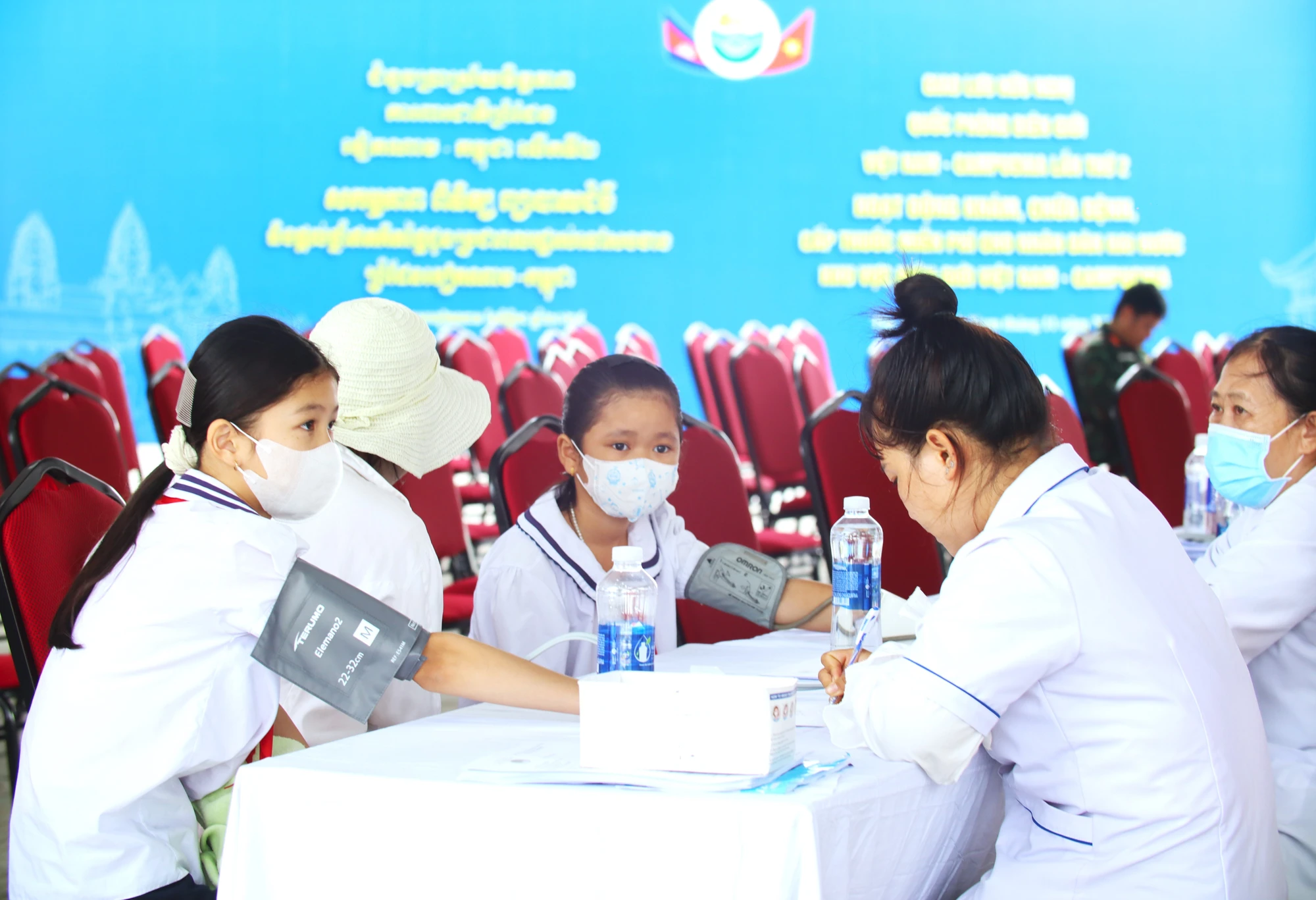 cấp thuốc miễn phí 4.JPG