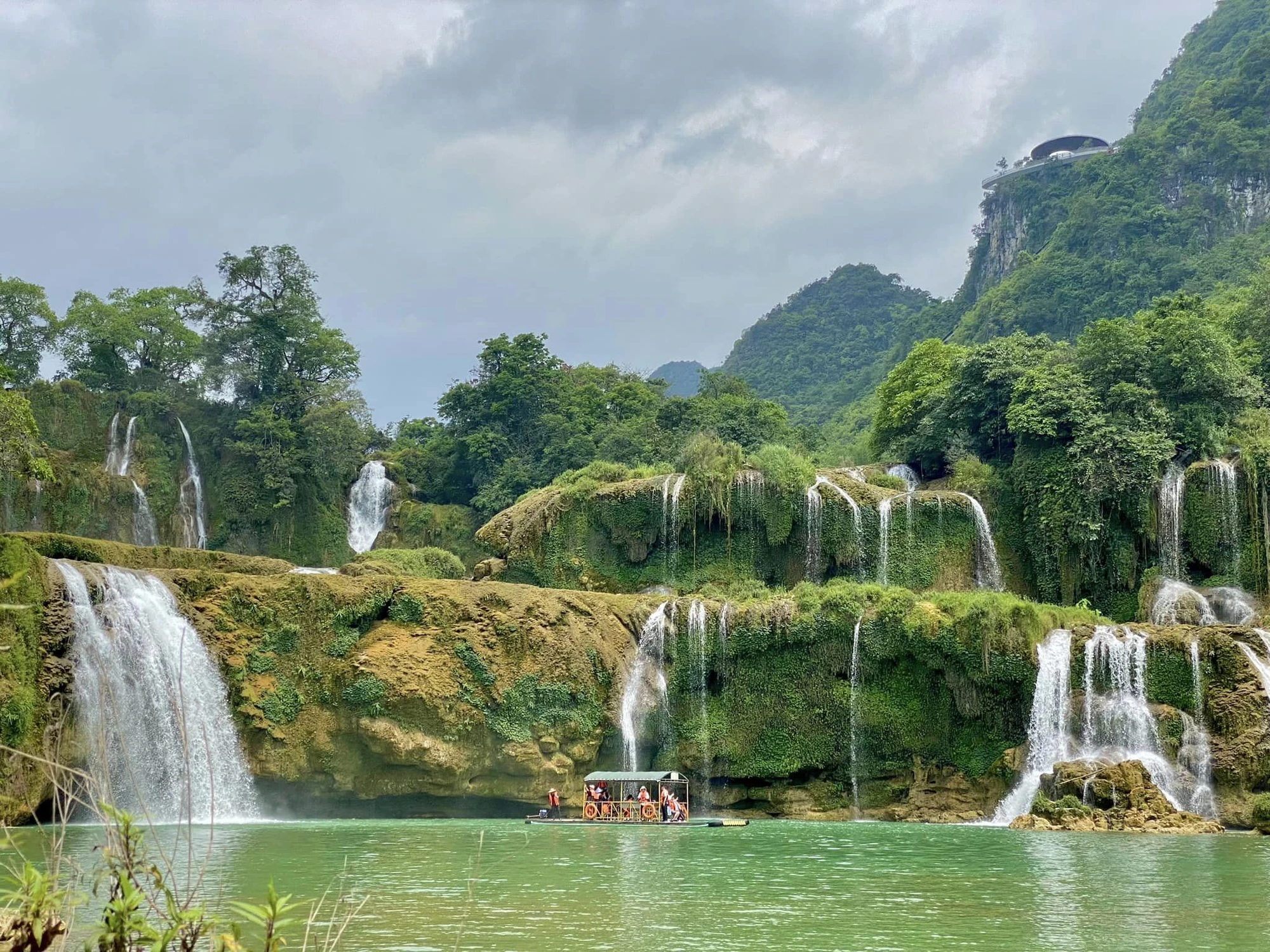 Thác Bản Giốc. Ảnh : NGUYỆT
