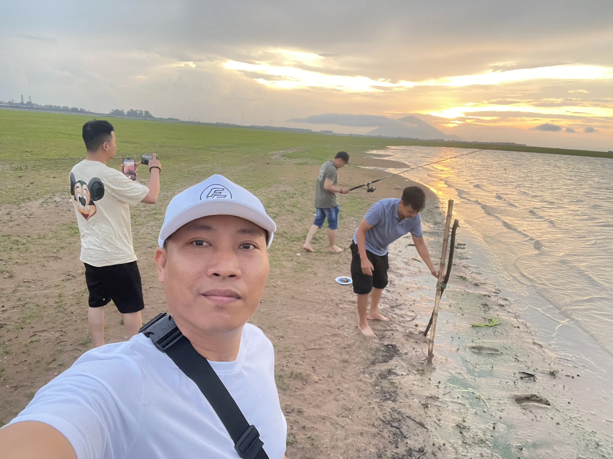 Hẹn hò cùng gia đình, bạn bè giải trí cuối tuần. Ảnh: Hoàng Hiếu Hẹn hò cùng gia đình, bạn bè giải trí cuối tuần. Ảnh: Hoàng Hiếu