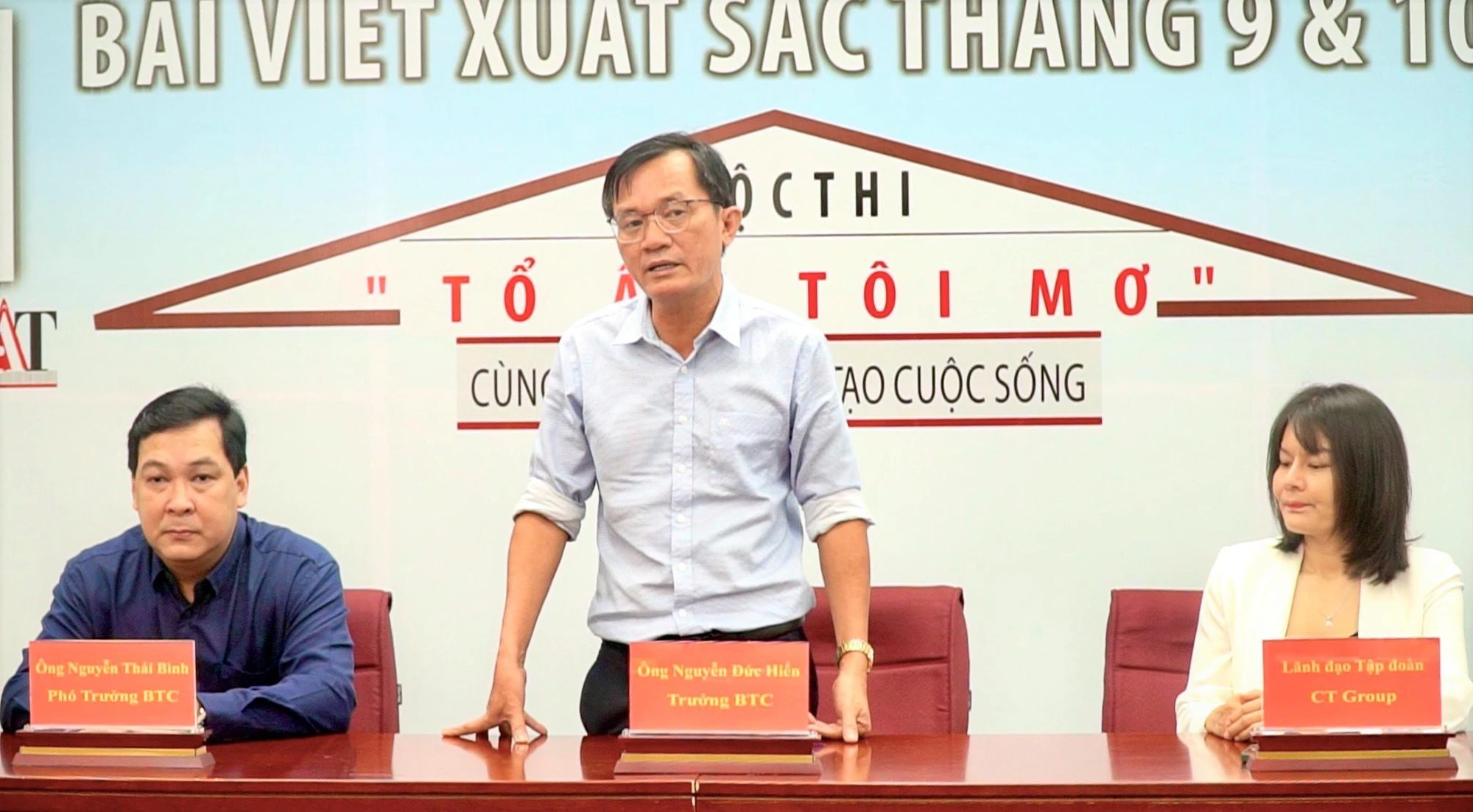 Nhà báo Nguyễn Đức Hiển, Phó Tổng biên tập Báo Pháp Luật TP.HCM chia sẻ tại buổi trao giải. Ảnh: BẢO PHƯƠNG Nhà báo Nguyễn Đức Hiển, Phó Tổng biên tập Báo Pháp Luật TP.HCM chia sẻ tại buổi trao giải. Ảnh: BẢO PHƯƠNG