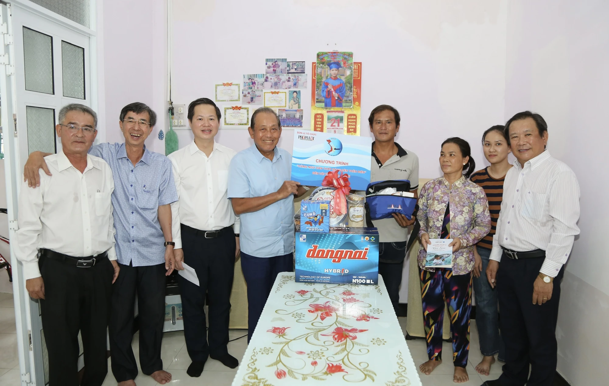Cùng ngư dân thắp sáng đèn trên biển tại bình thuận
