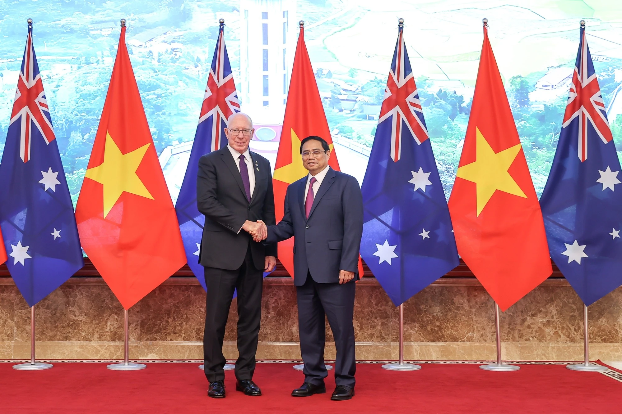 Thủ tướng Phạm Minh Chính tại cuộc gặp với Toàn quyền Úc David Hurley tại trụ sở chính phủ vào tháng 4. Ảnh: Nhật Bắc/VG