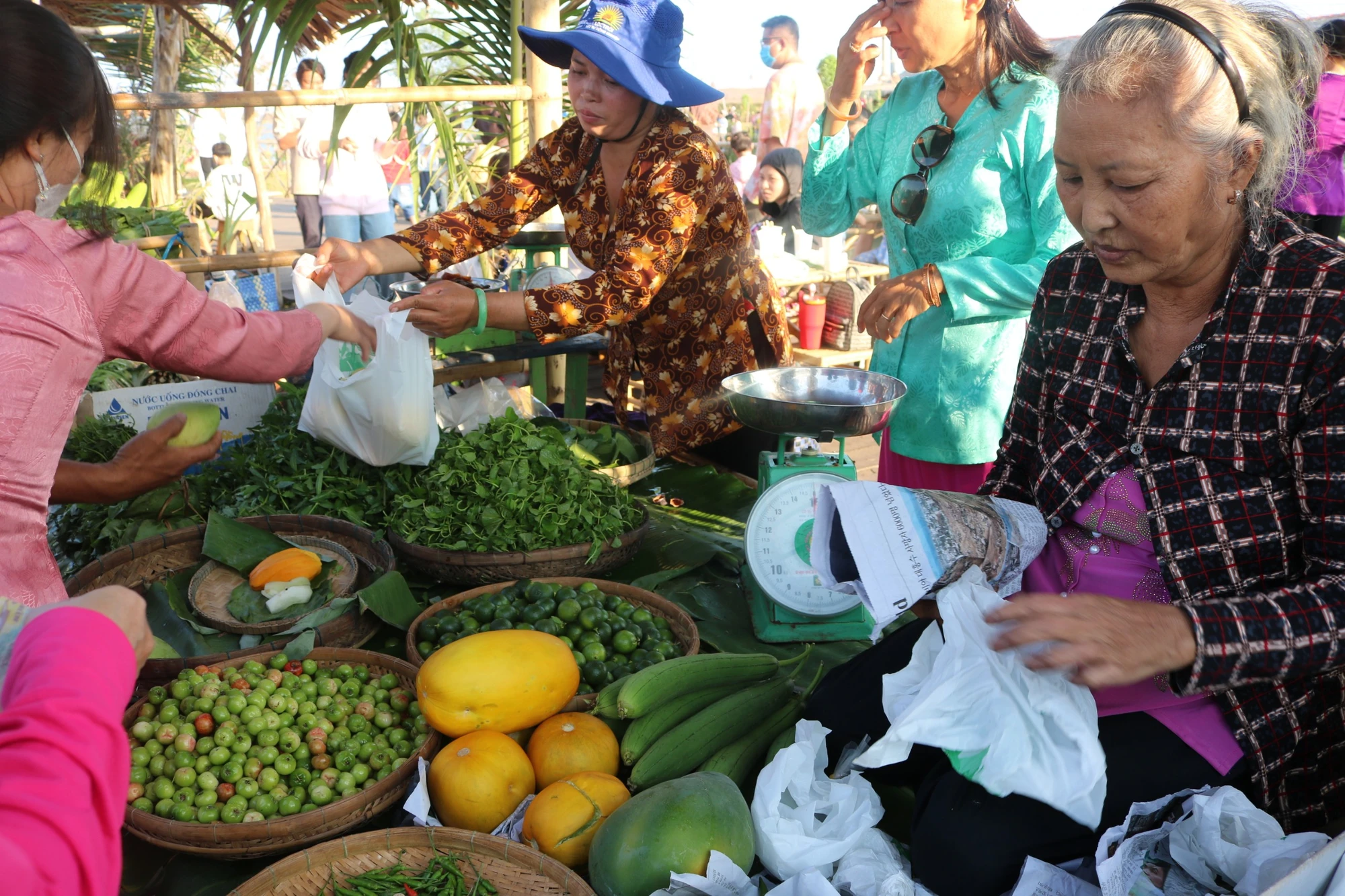 da-so-tieu-thuong-la-cac-di-cac-me.jpg