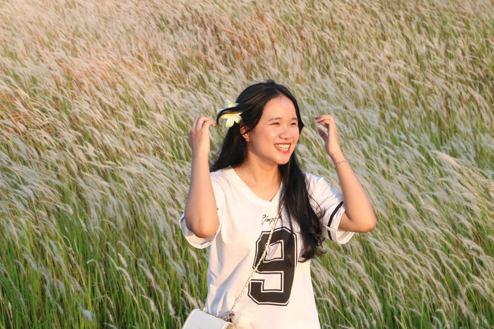 ban-tre-thich-thu-chup-anh-co-tranh.jpg