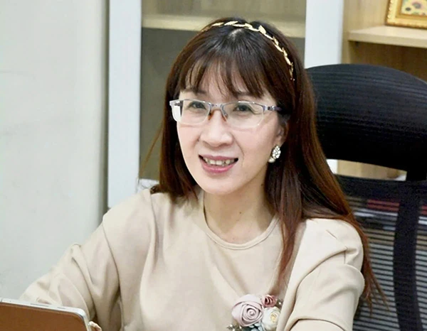 chuyen gia.jpg