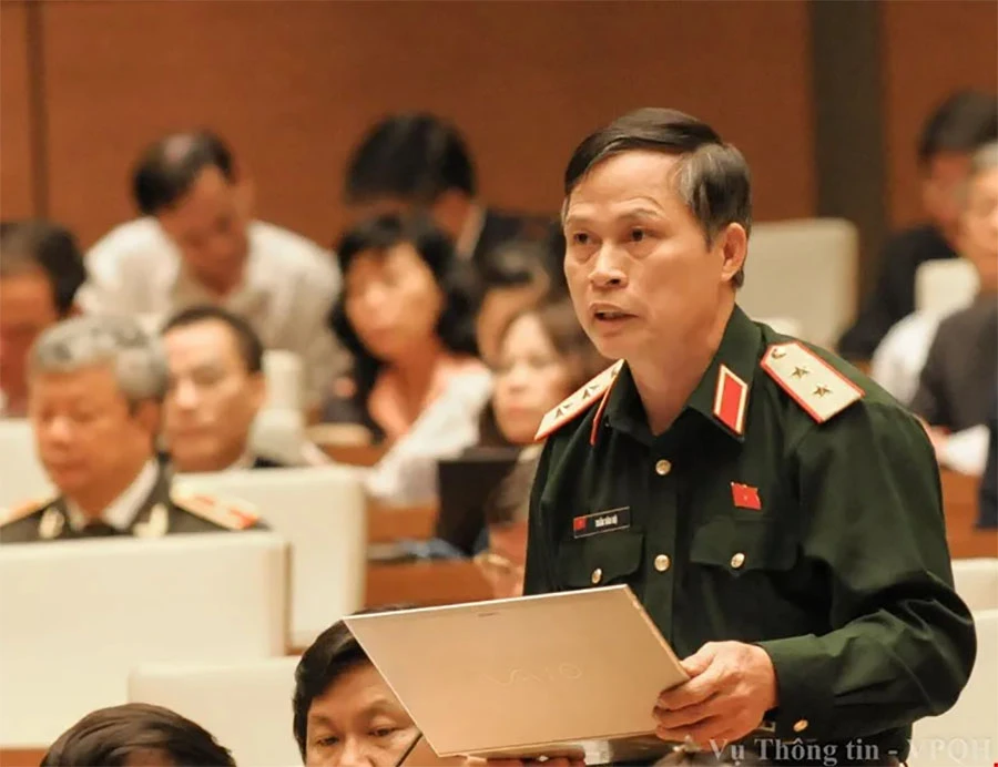 p67-Anhtem-Trungtuong-Do.jpg