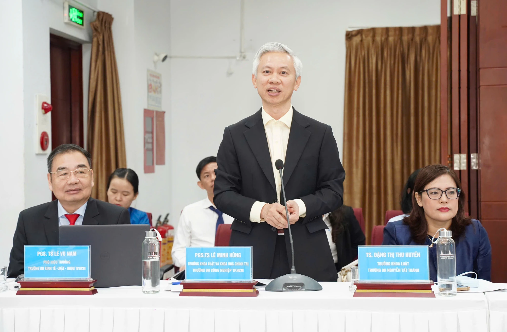 anh trang 6.jpg