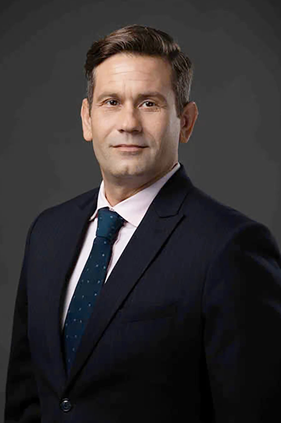Ông Ben Gray.jpg