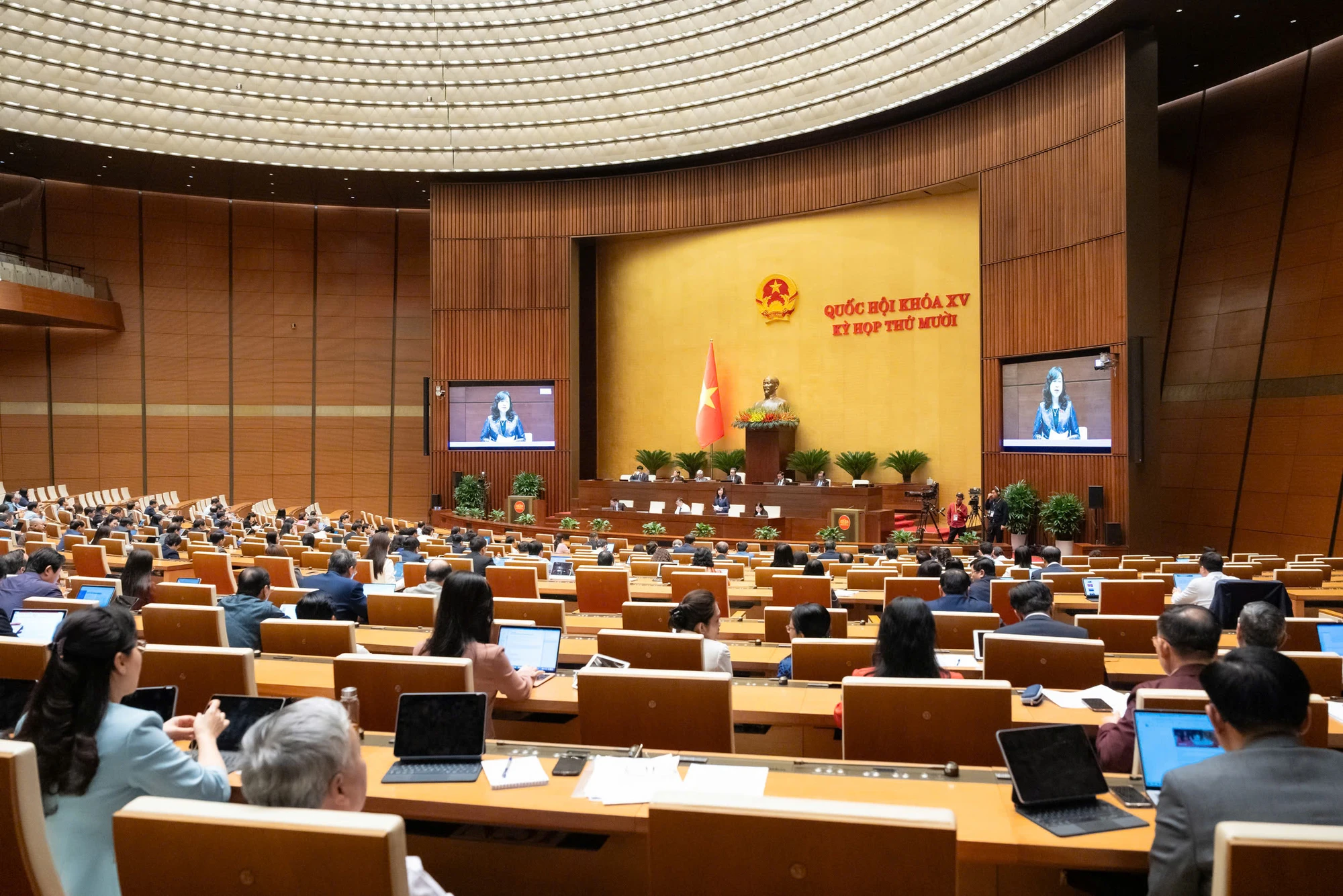 P2+3-Final-Bai-2-Suc-song-QH-khoa-XV.jpg