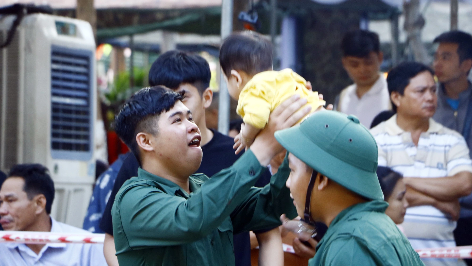 nhập ngũ