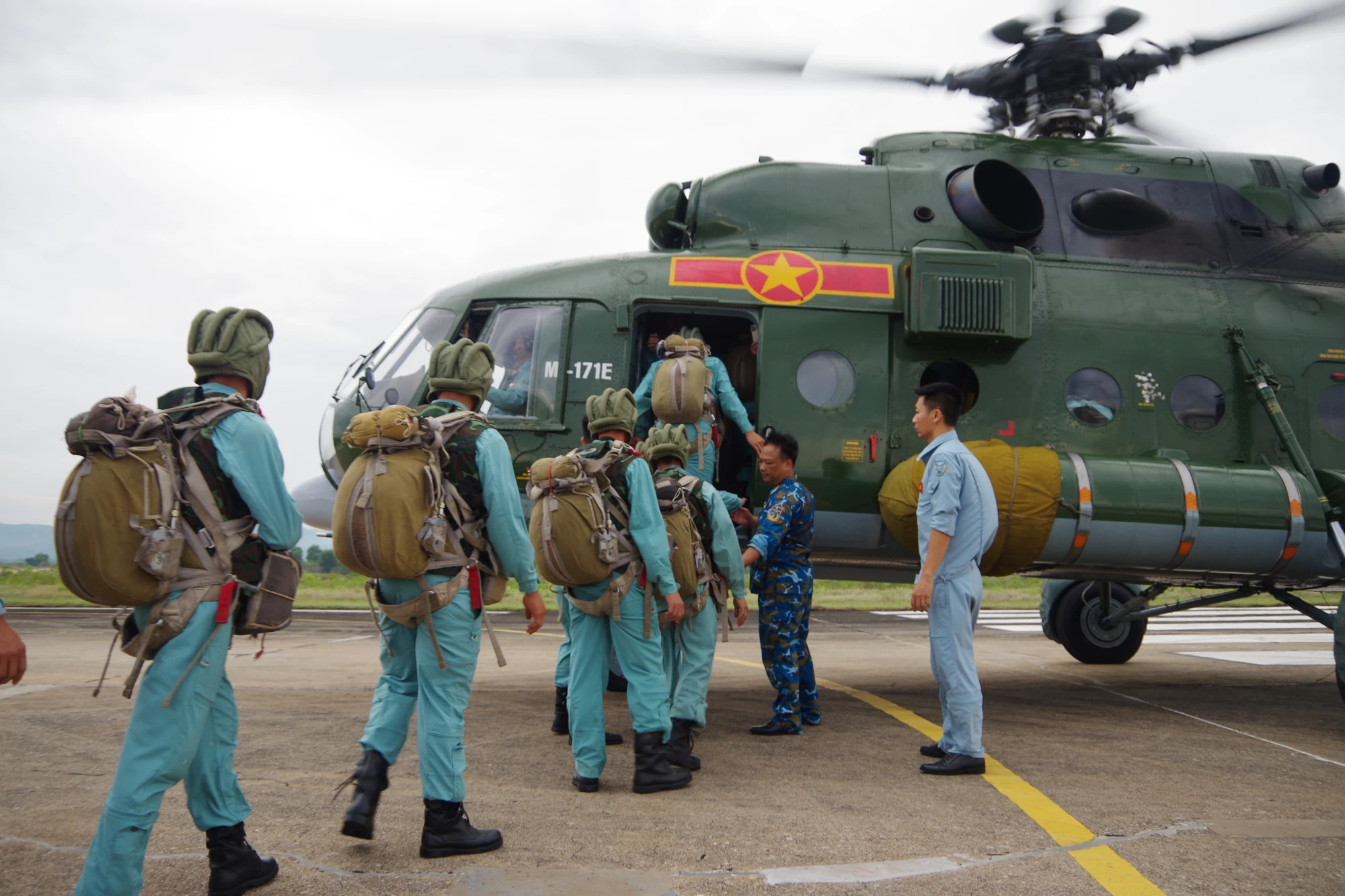 sư đoàn không quân 372
