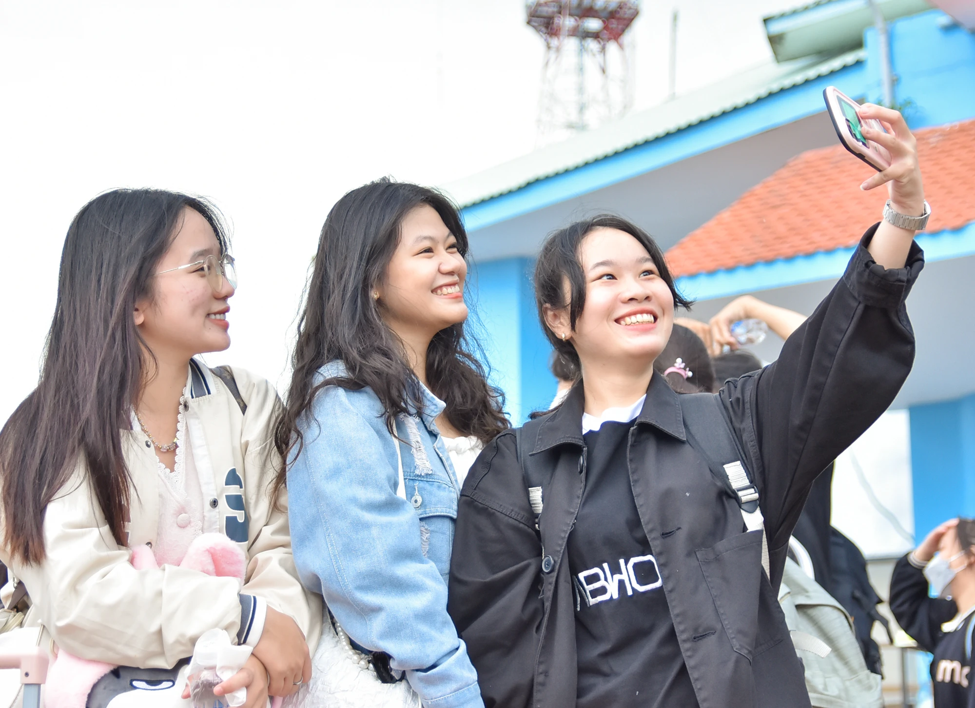 vượt biển thi tốt nghiệp THPT vượt biển thi tốt nghiệp THPT