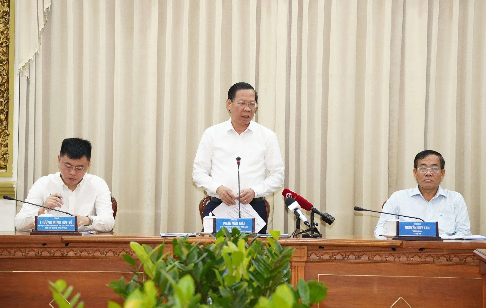 dong-luc-cong-chuc-lam-viec-3.jpg