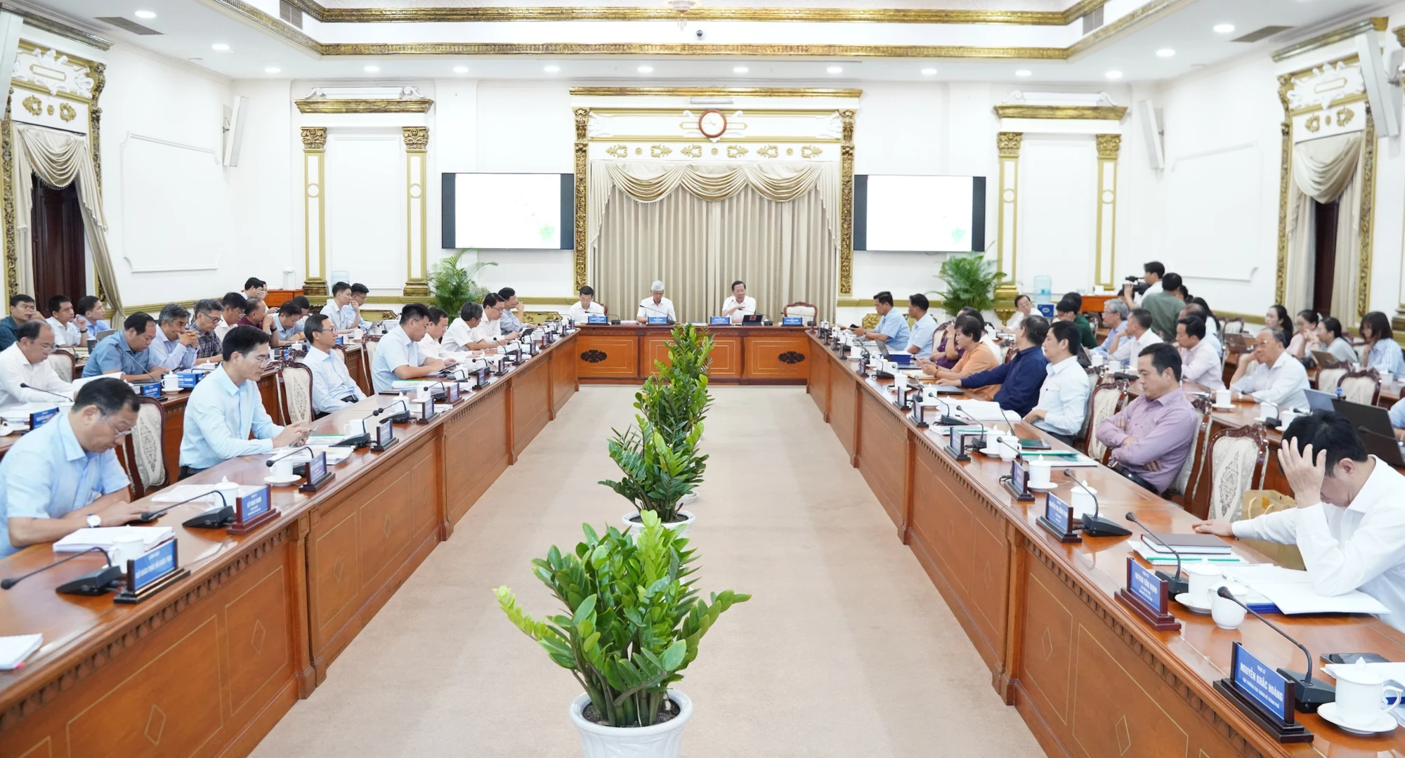 kts-ngo-viet-nam-son-2.jpg