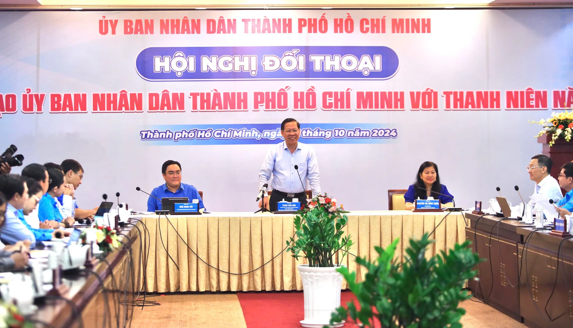 chu-tich-phan-van-mai-6.jpg