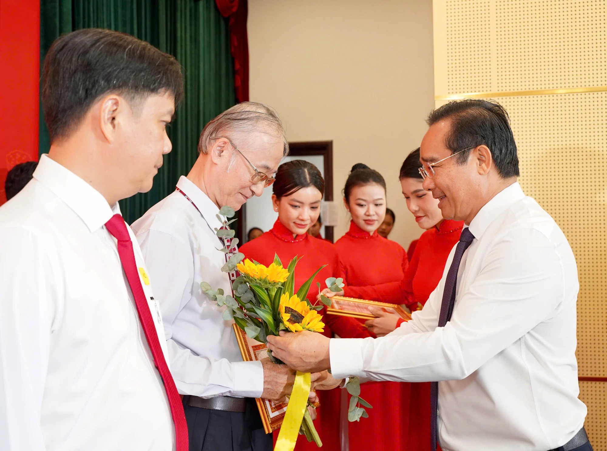 chu-tich-nguyen-van-duoc-5.jpg