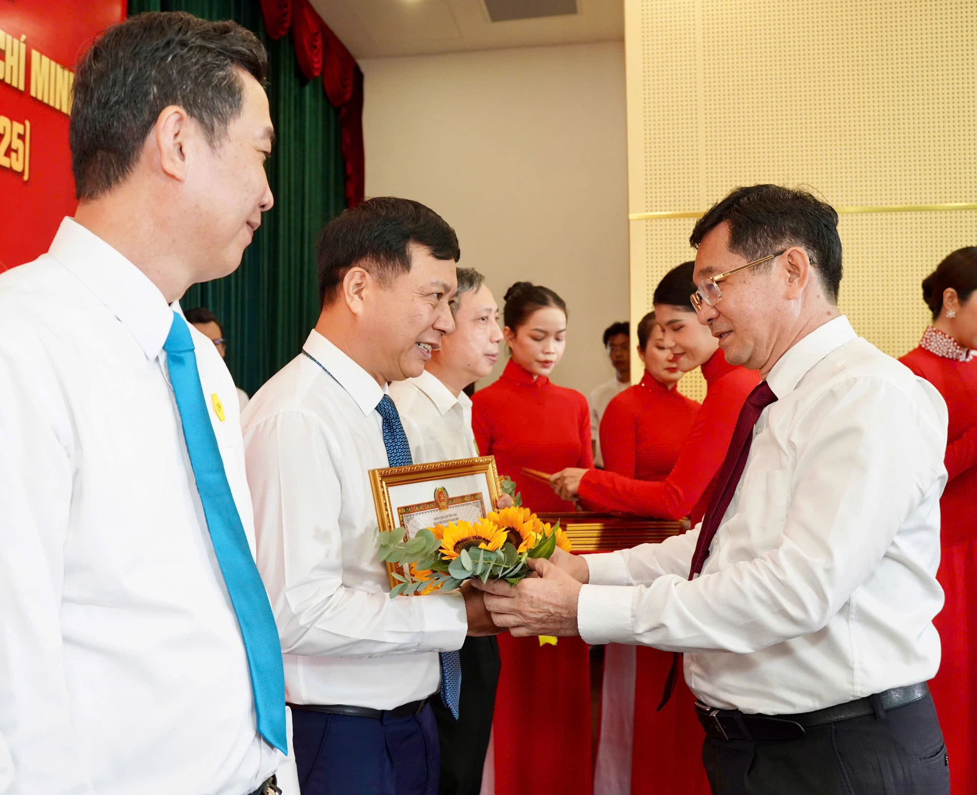 chu-tich-nguyen-van-duoc-9.jpg