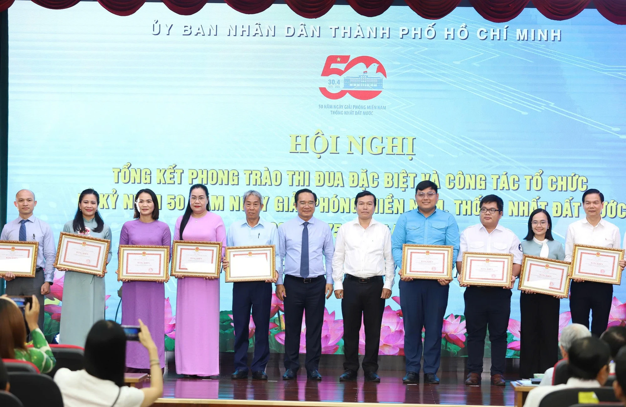 pho-chu-tich-vo-van-hoan-2.jpg