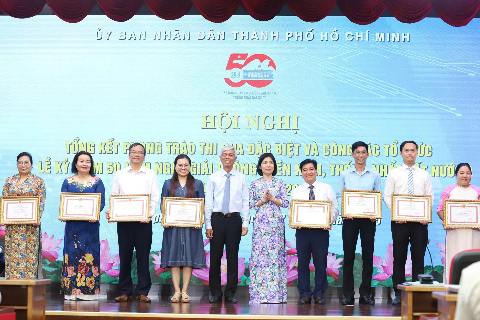 pho-chu-tich-vo-van-hoan-3.jpg