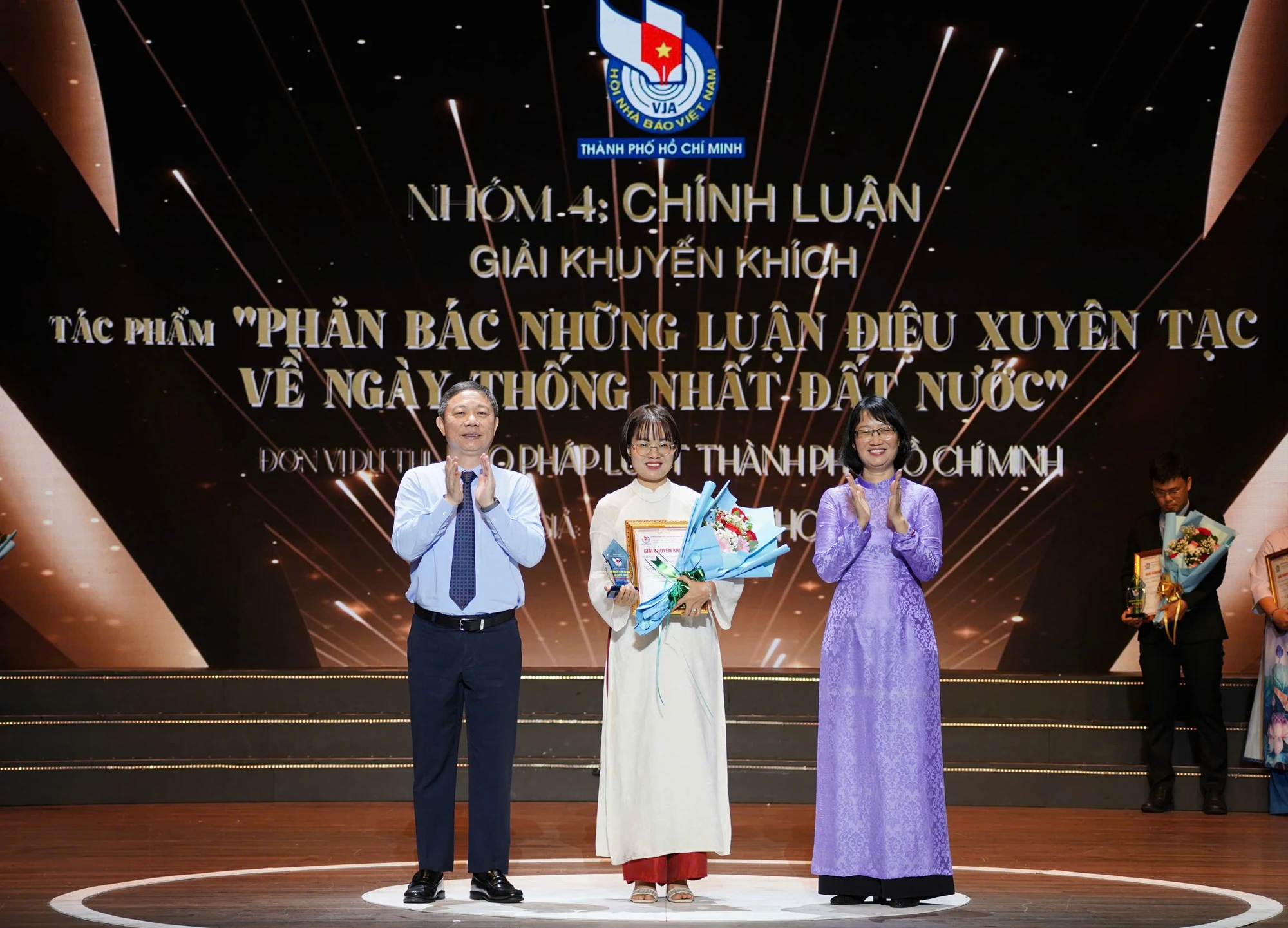 bao-phap-luat-tp.hcm-9.jpg