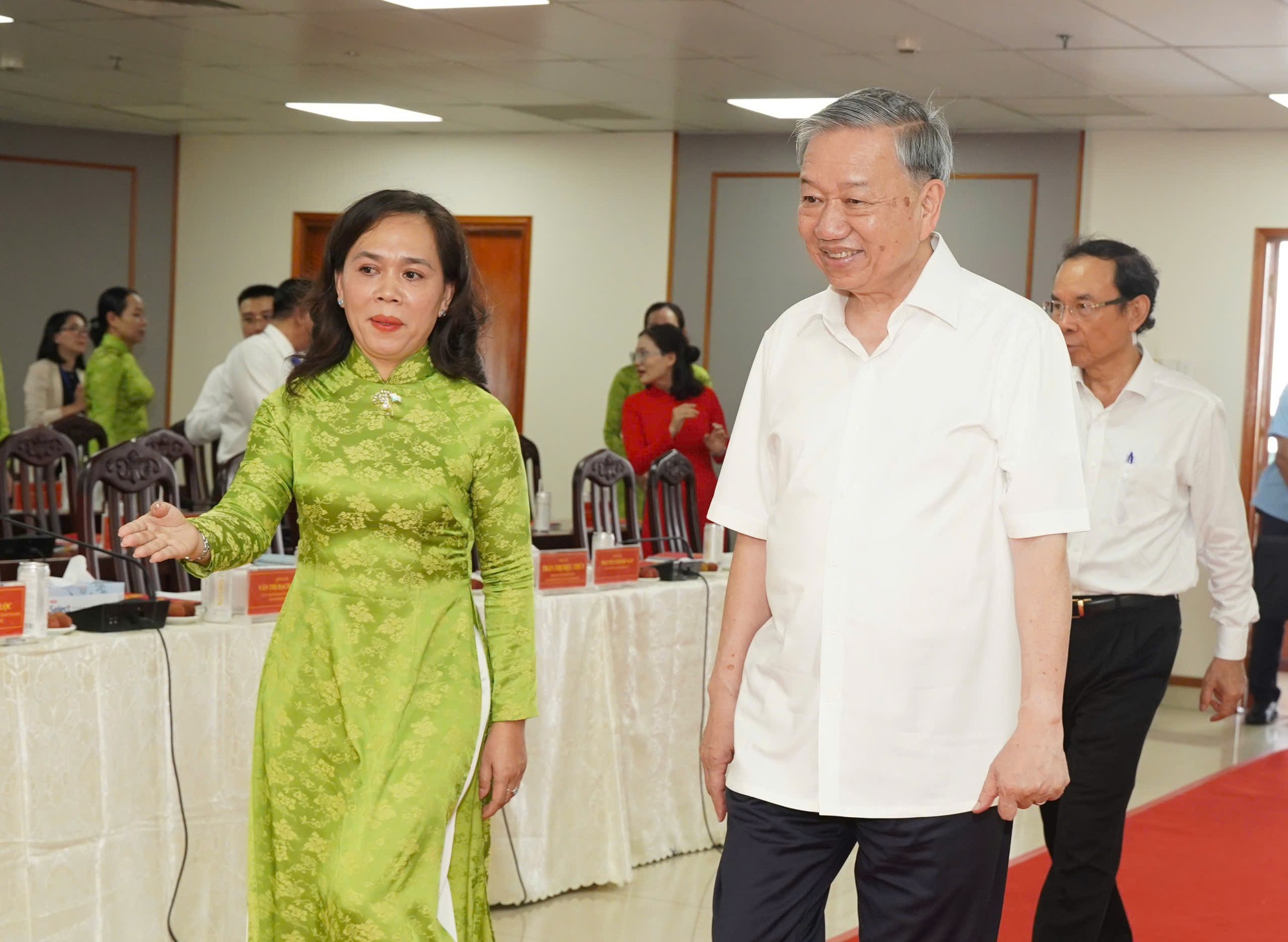tong-bi-thu-to-lam-14.jpg