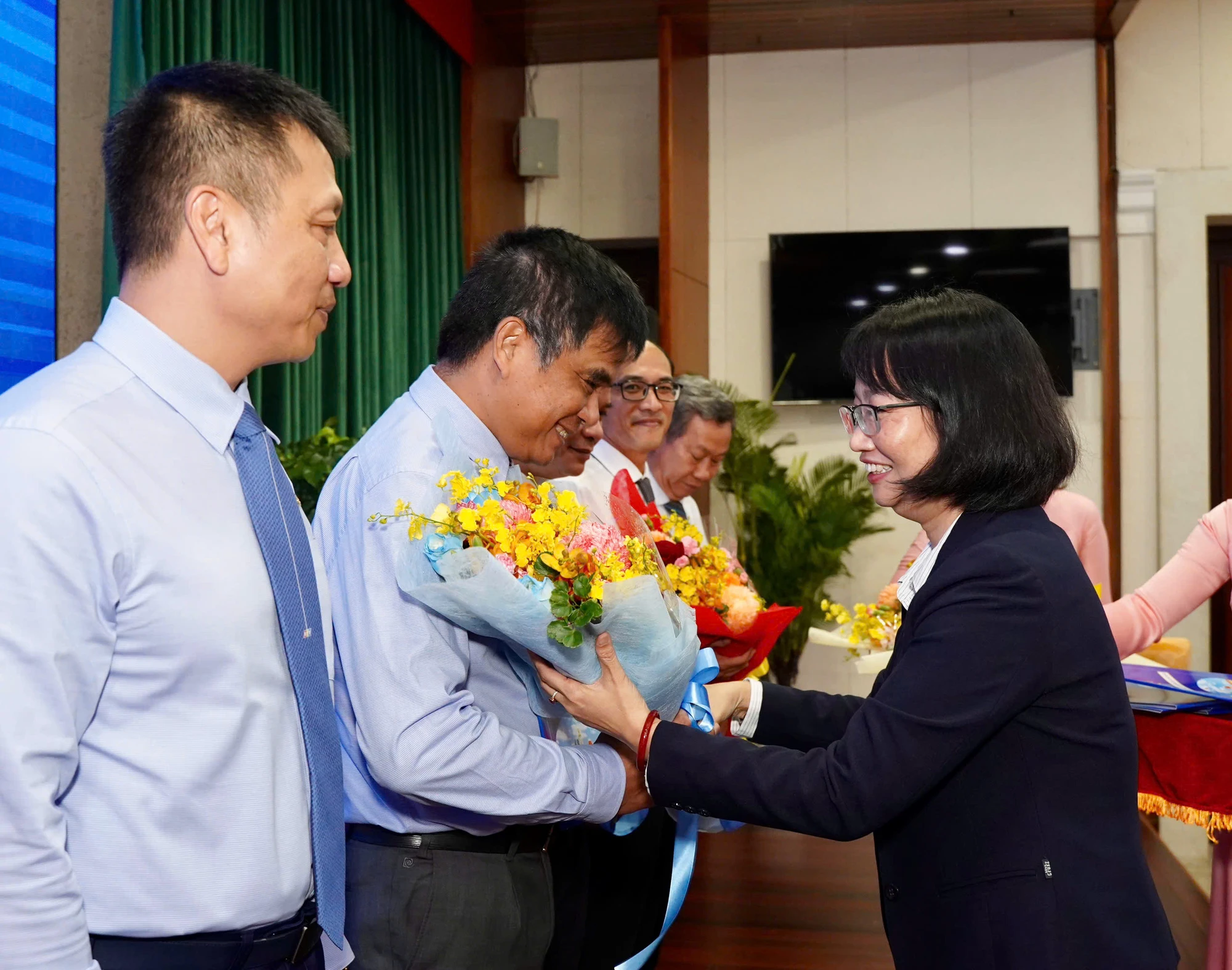 truc-thuoc-ubnd-tp.hcm-26.jpg