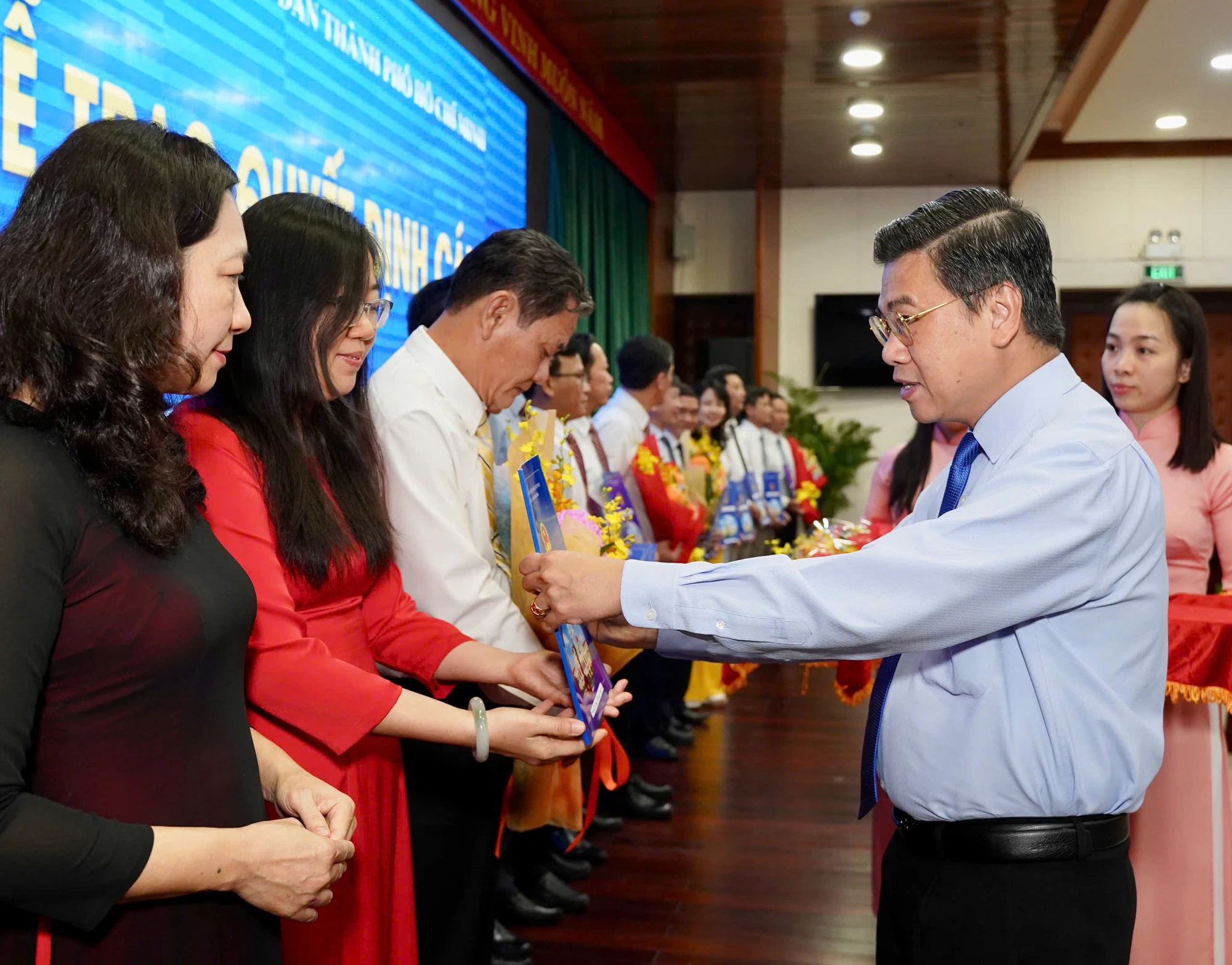 truc-thuoc-ubnd-tp.hcm-29.jpg