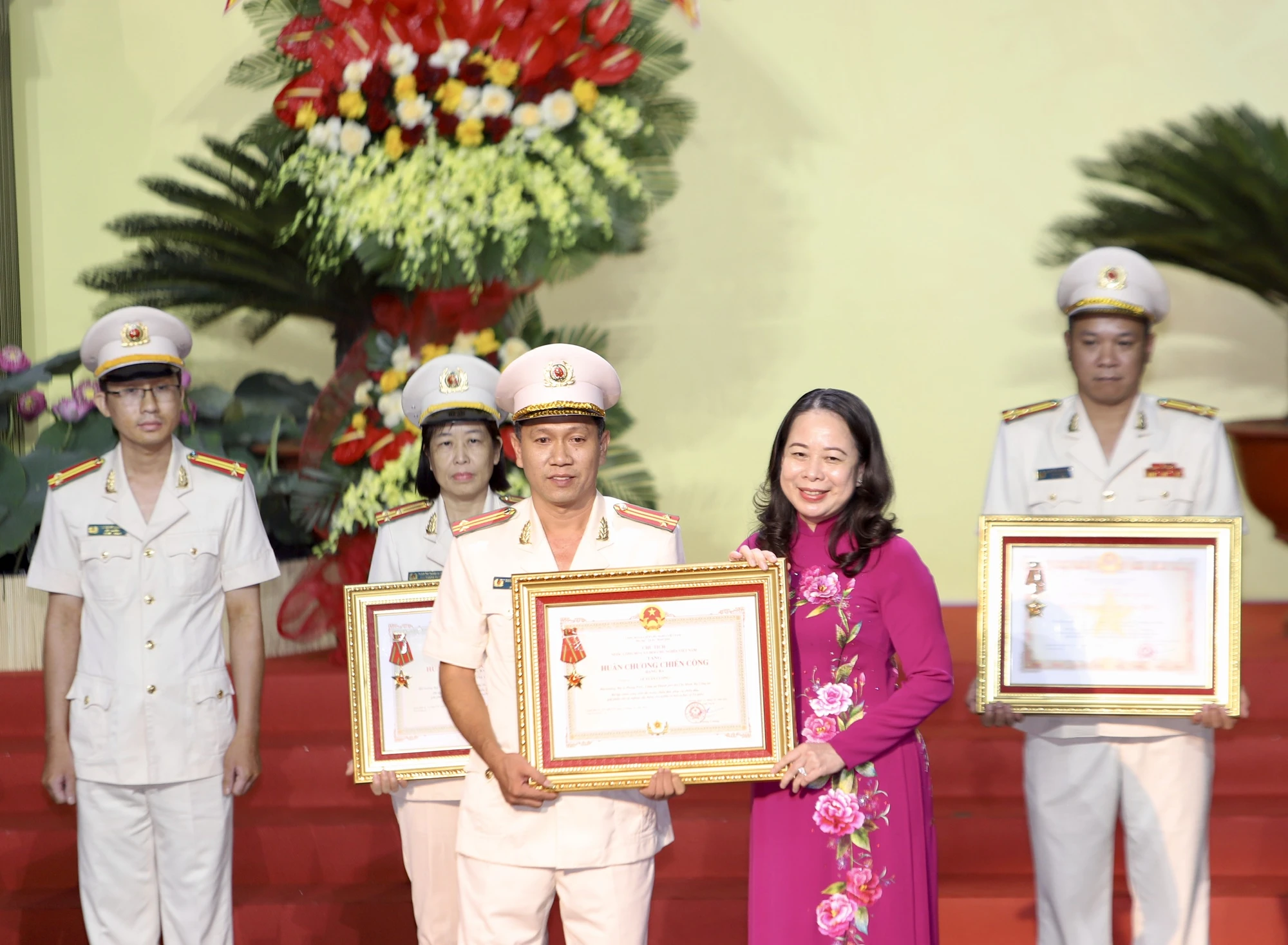 thi-dua-yeu-nuoc-22.jpg