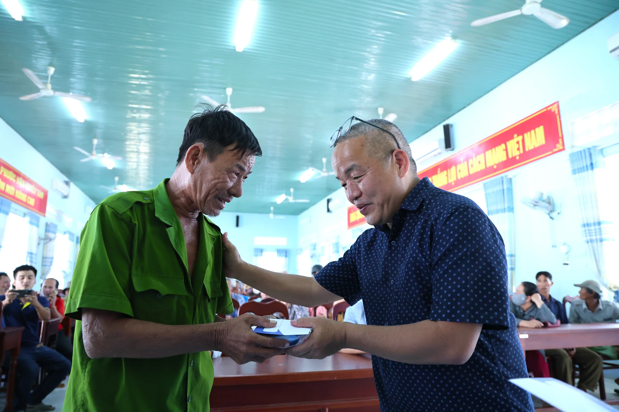 bao-phap-luat-tp.hcm-18.JPG