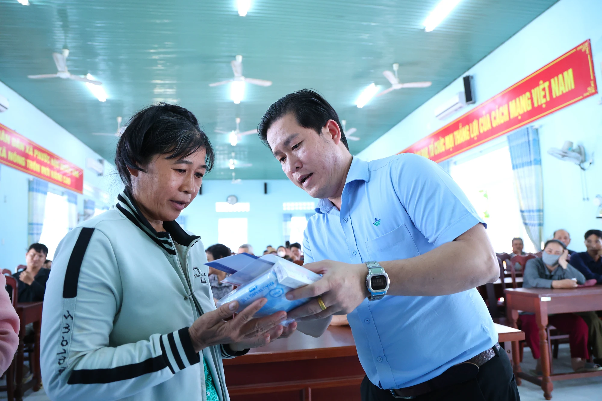 bao-phap-luat-tp.hcm-21.JPG