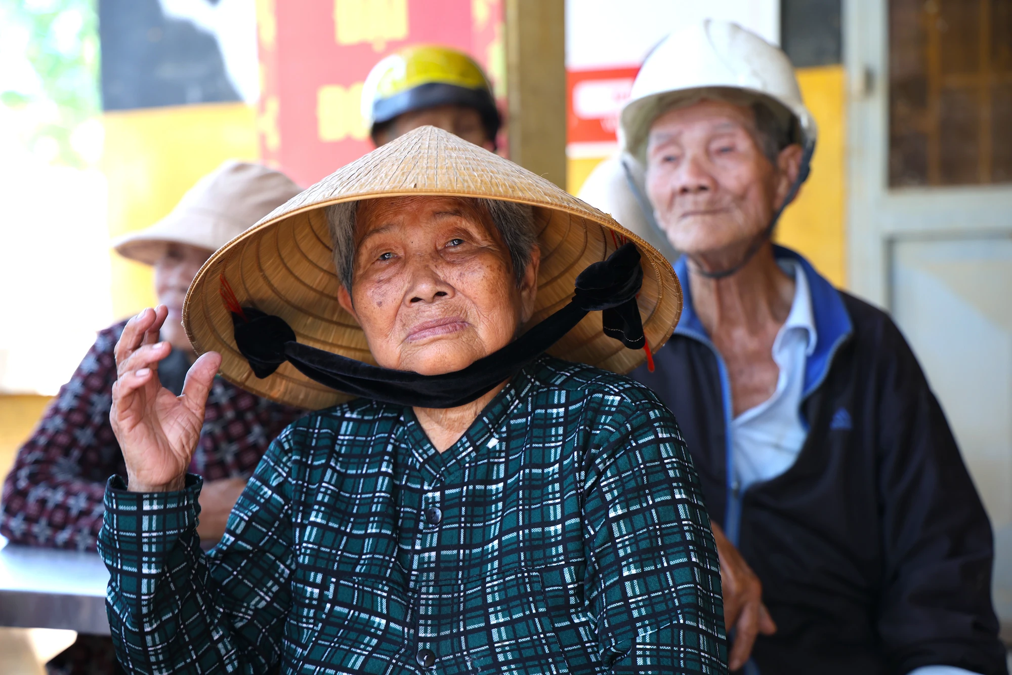 bao-phap-luat-tp.hcm-36.JPG