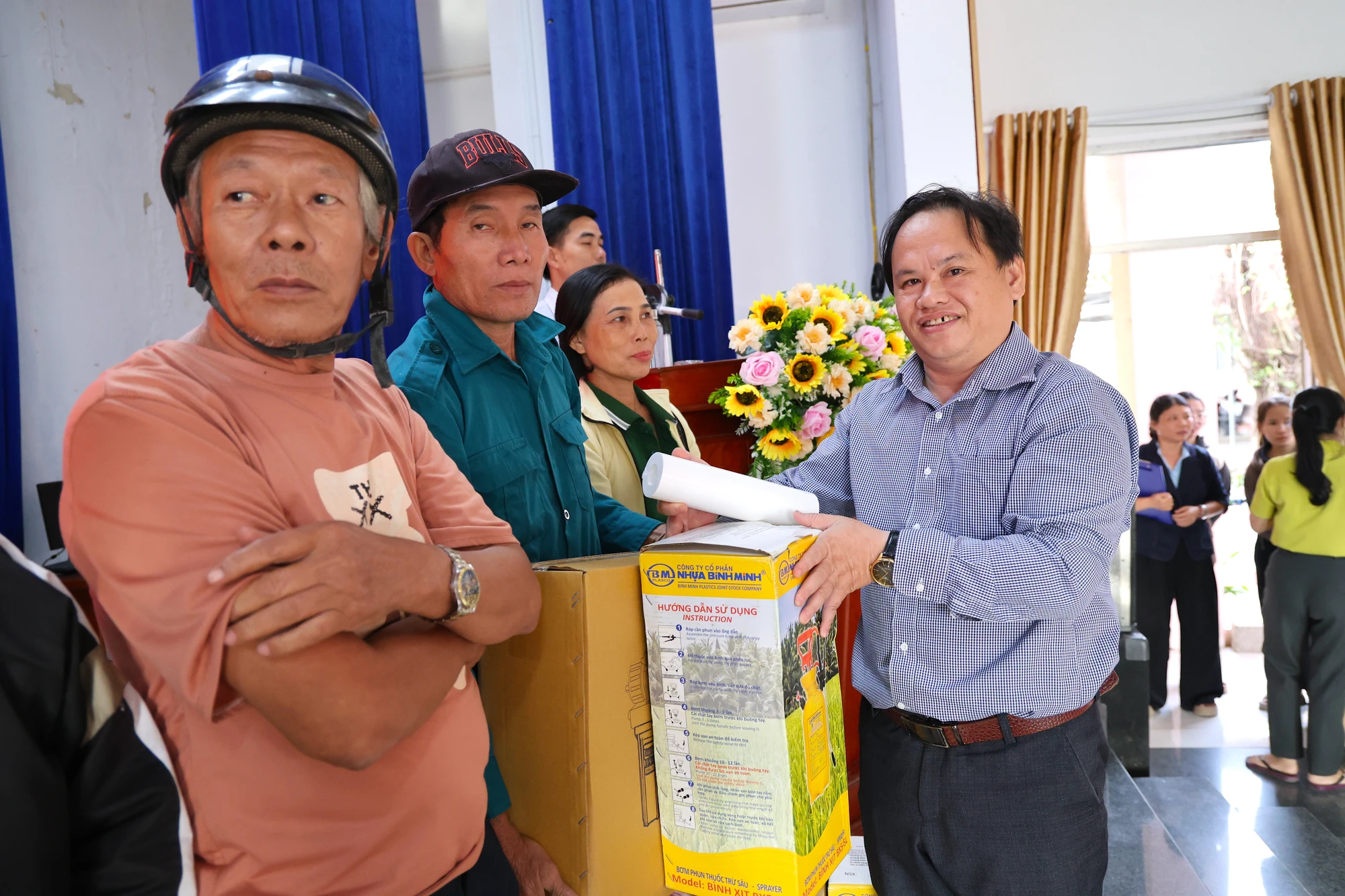 bao-phap-luat-tp.hcm-16.JPG