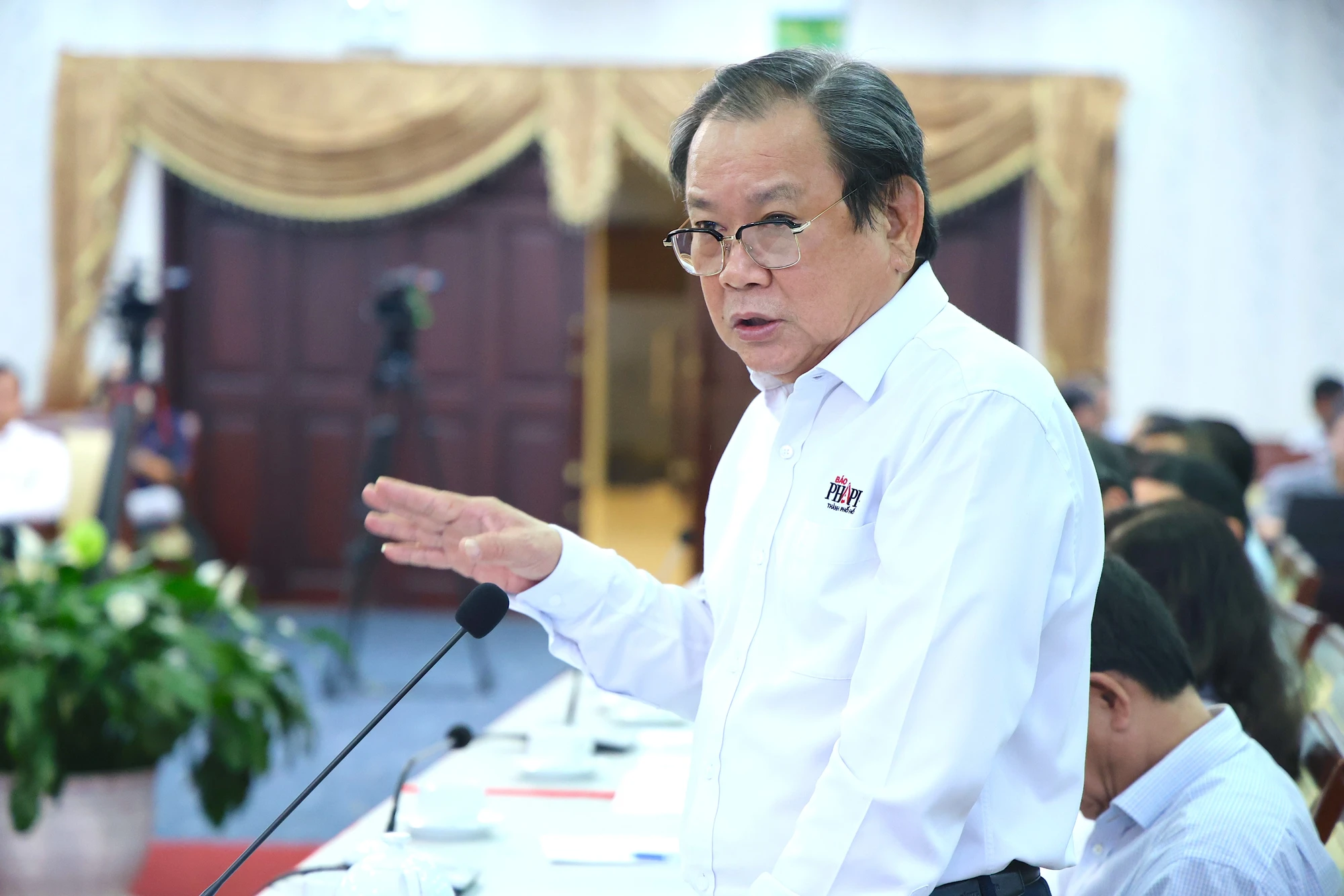 sap-xep-bao-chi-2.JPG