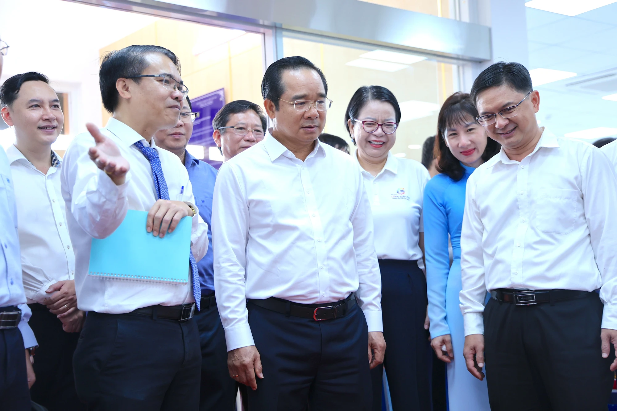 trung-tam-phuc-vu-hanh-chinh-cong-tp.hcm-13.JPG