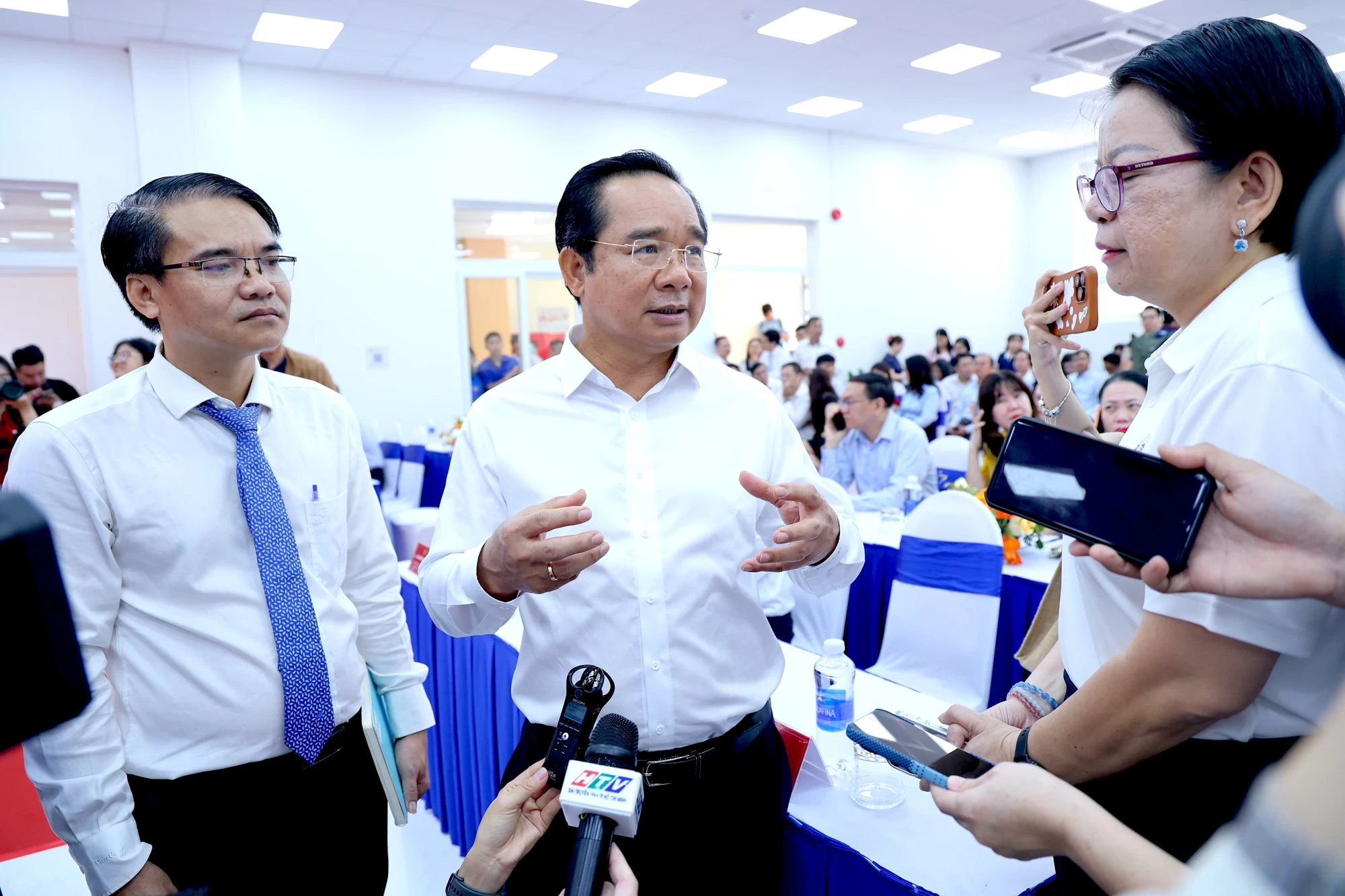 trung-tam-phuc-vu-hanh-chinh-cong-tp.hcm-17.JPG